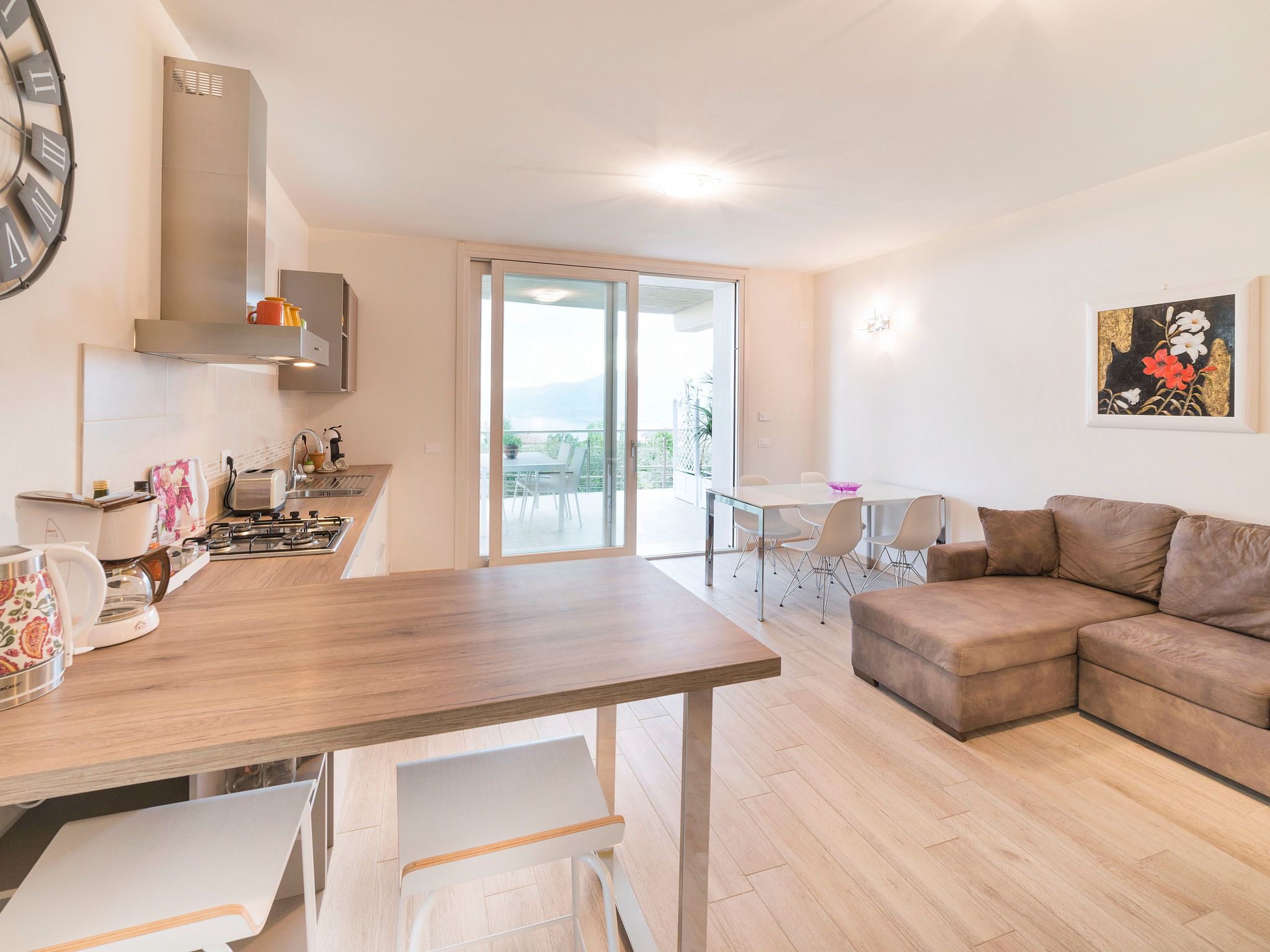 Flacher Sonnenaufgang-Binnen