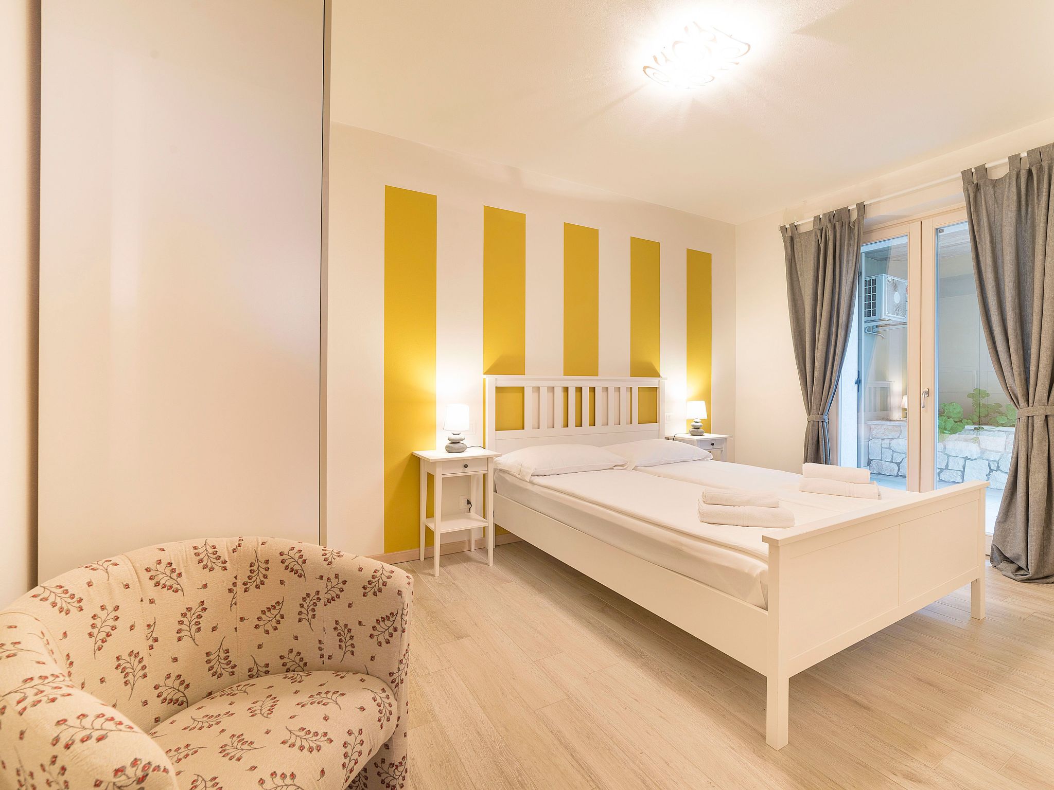 Flacher Sonnenaufgang-Binnen