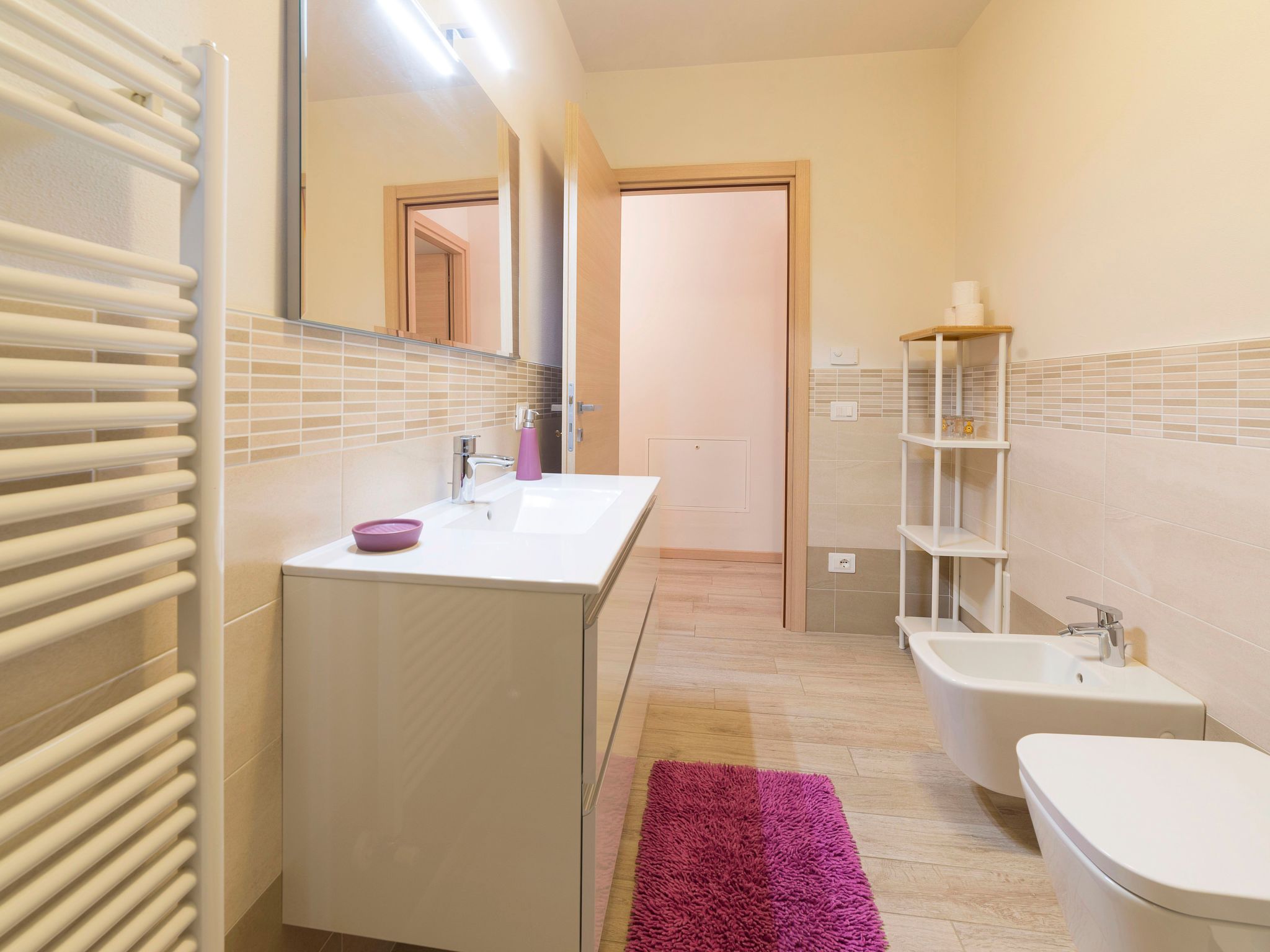 Flacher Sonnenaufgang-Binnen