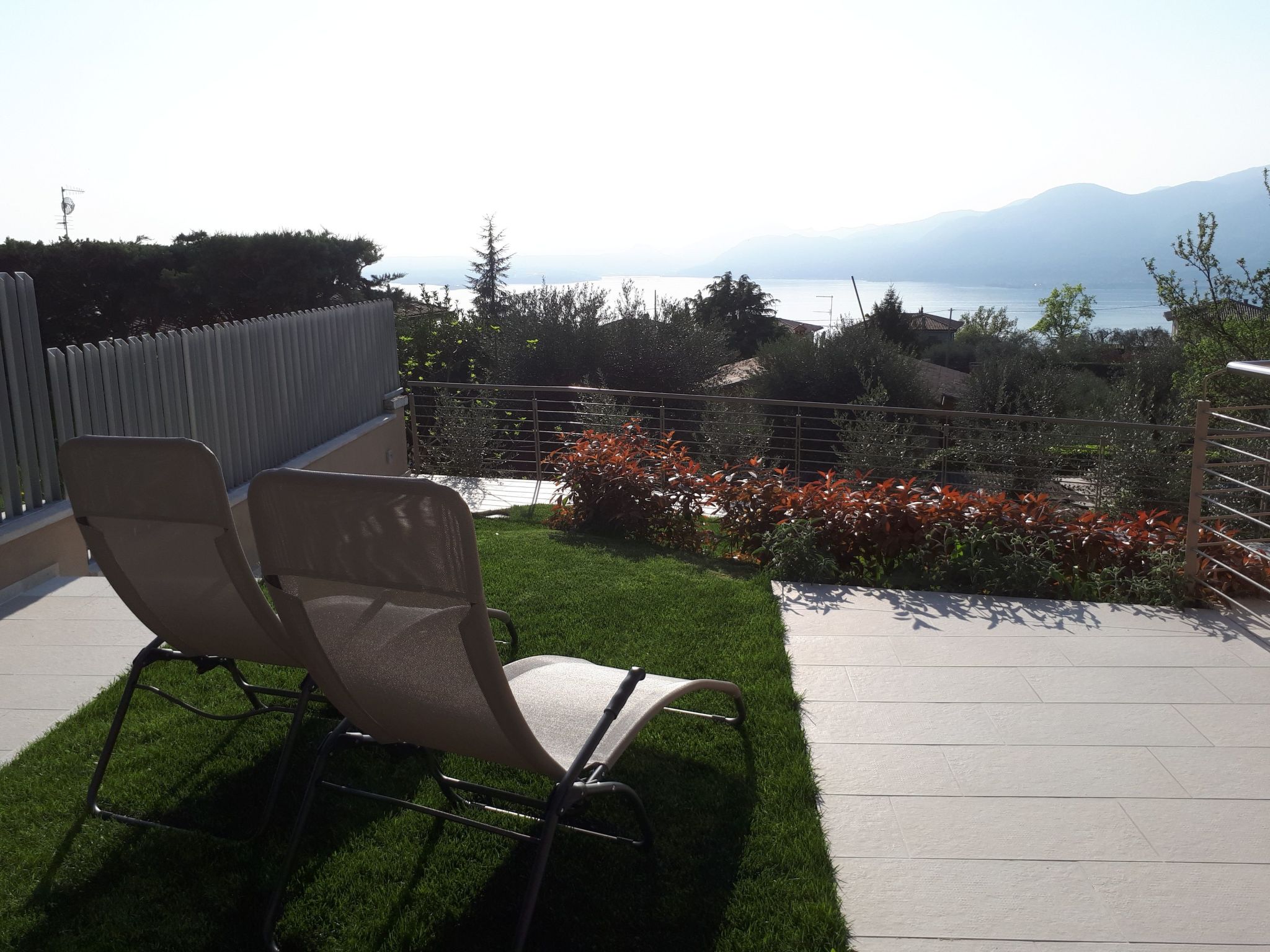 Flacher Sonnenaufgang-Binnen