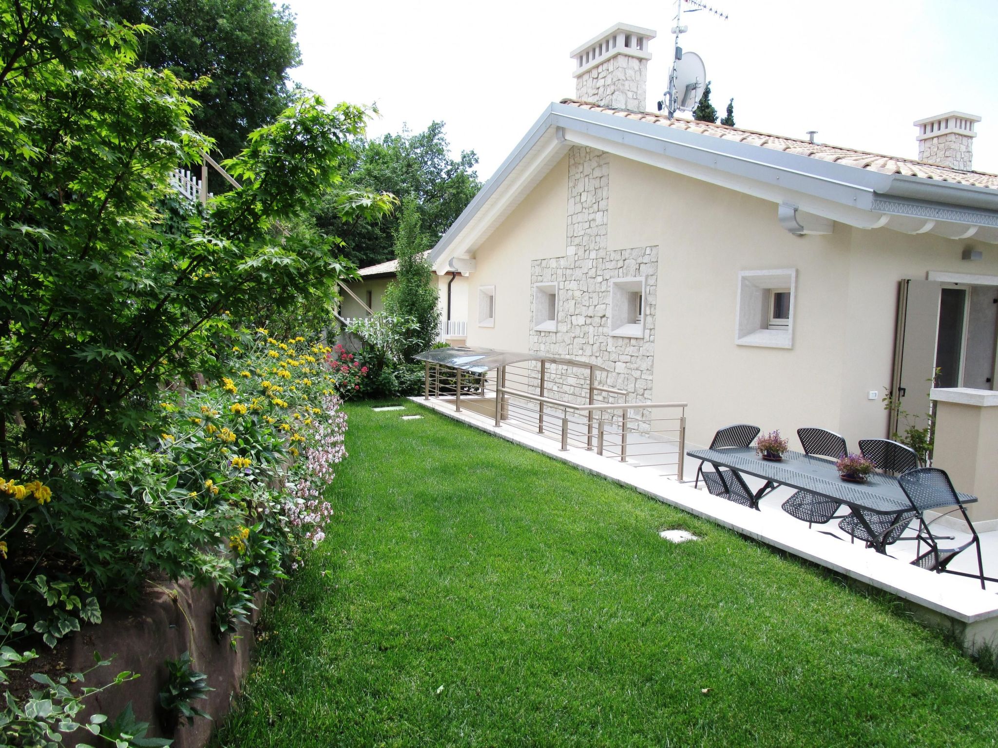 Flacher Sonnenaufgang-Binnen