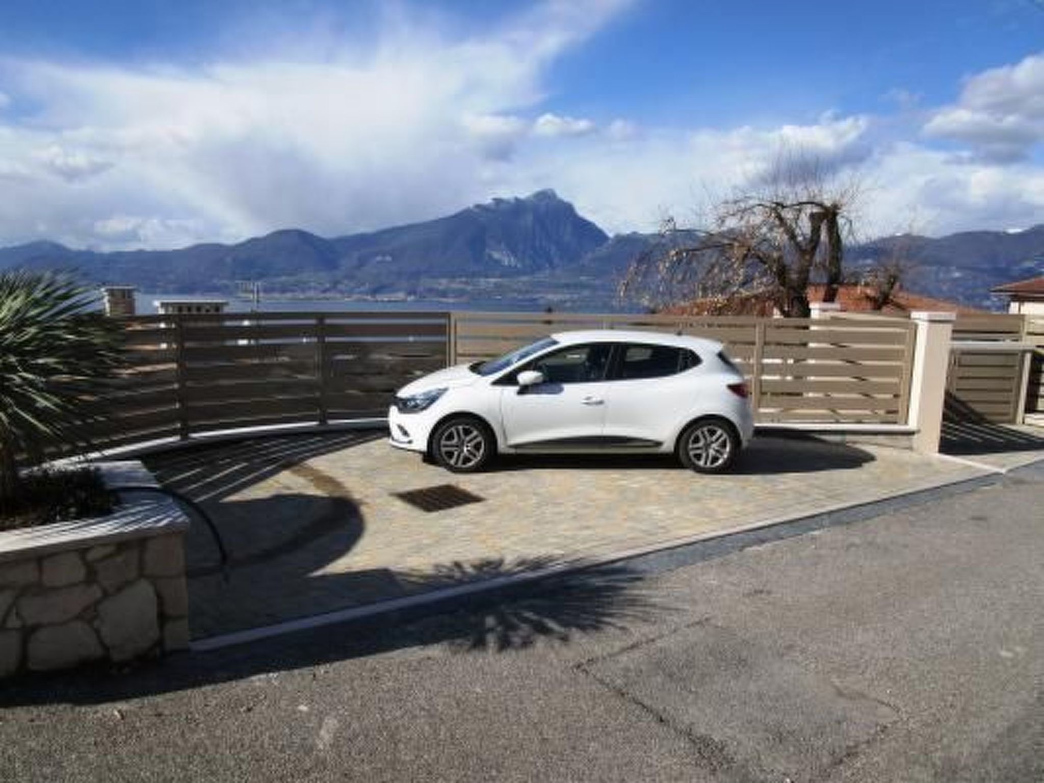 Flacher Sonnenaufgang-Binnen