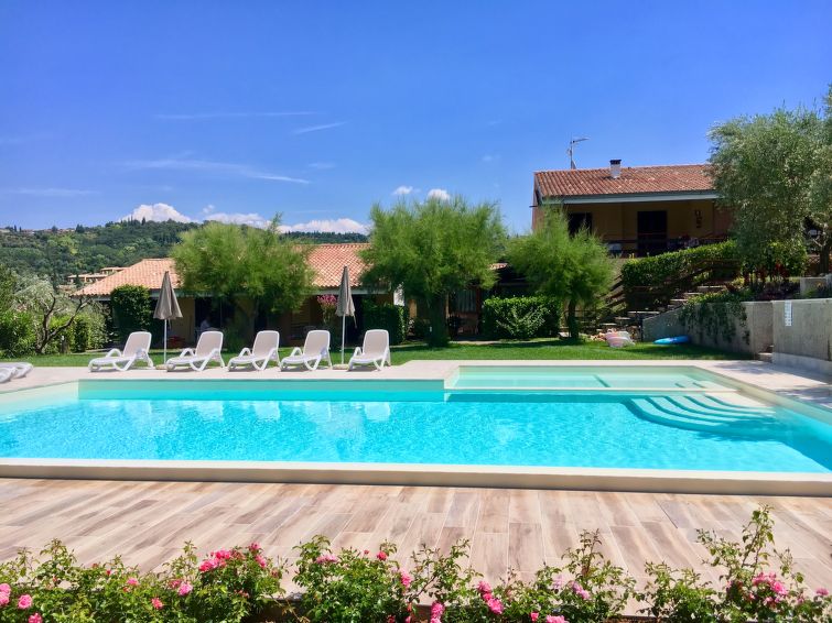 Zonnig appartement Le Rasole nabij het Gardameer in Garda