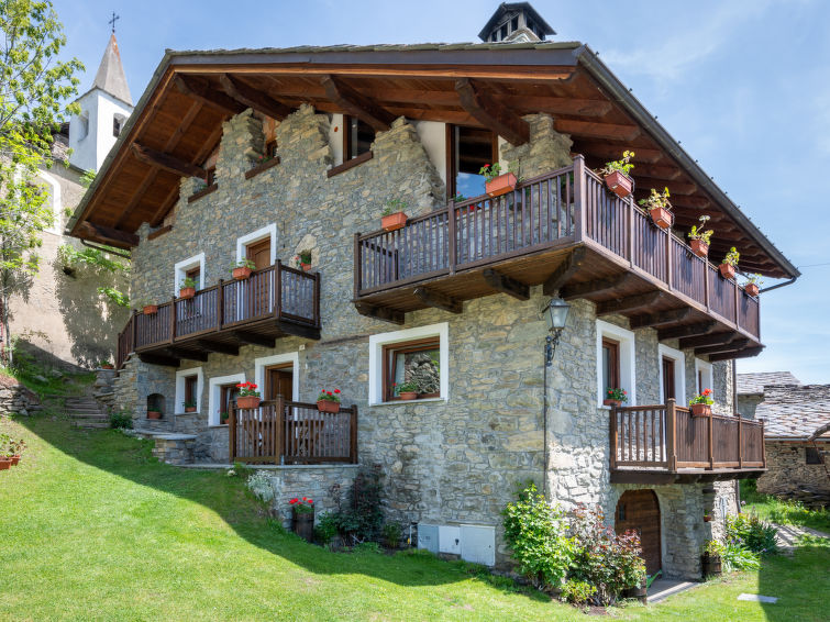Bergzicht en rust in appartement Ville sur Sarre in Sarre