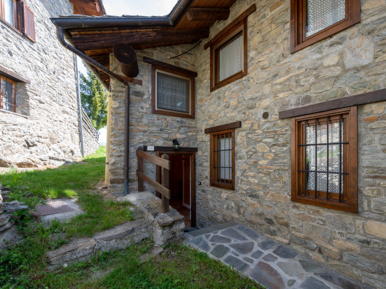 Search and Stay destination Ville Sur Sarre, Valle d'Aosta - Italy from AU$ 115. Remondet 20