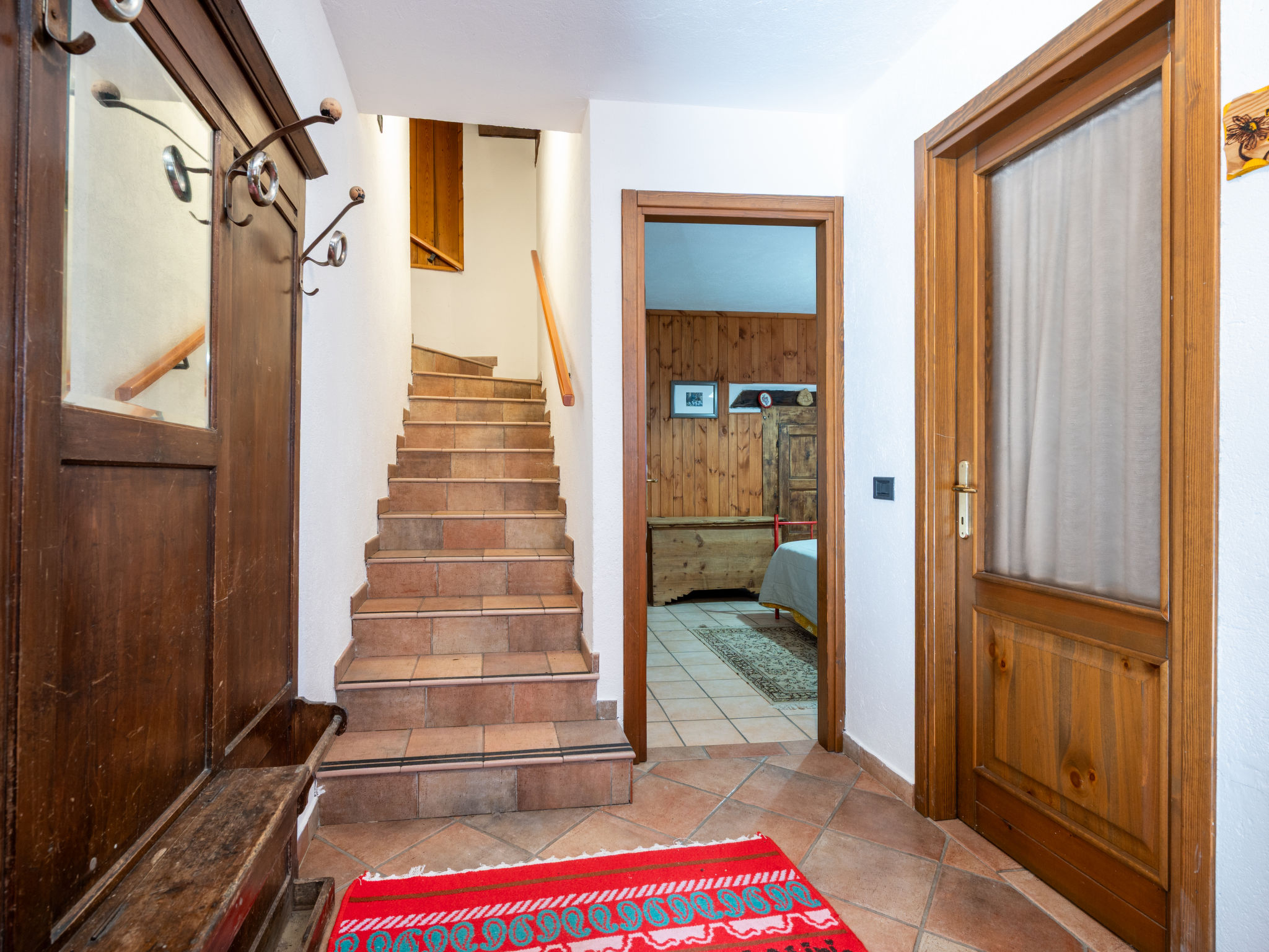 Les Combes 6 - Inside