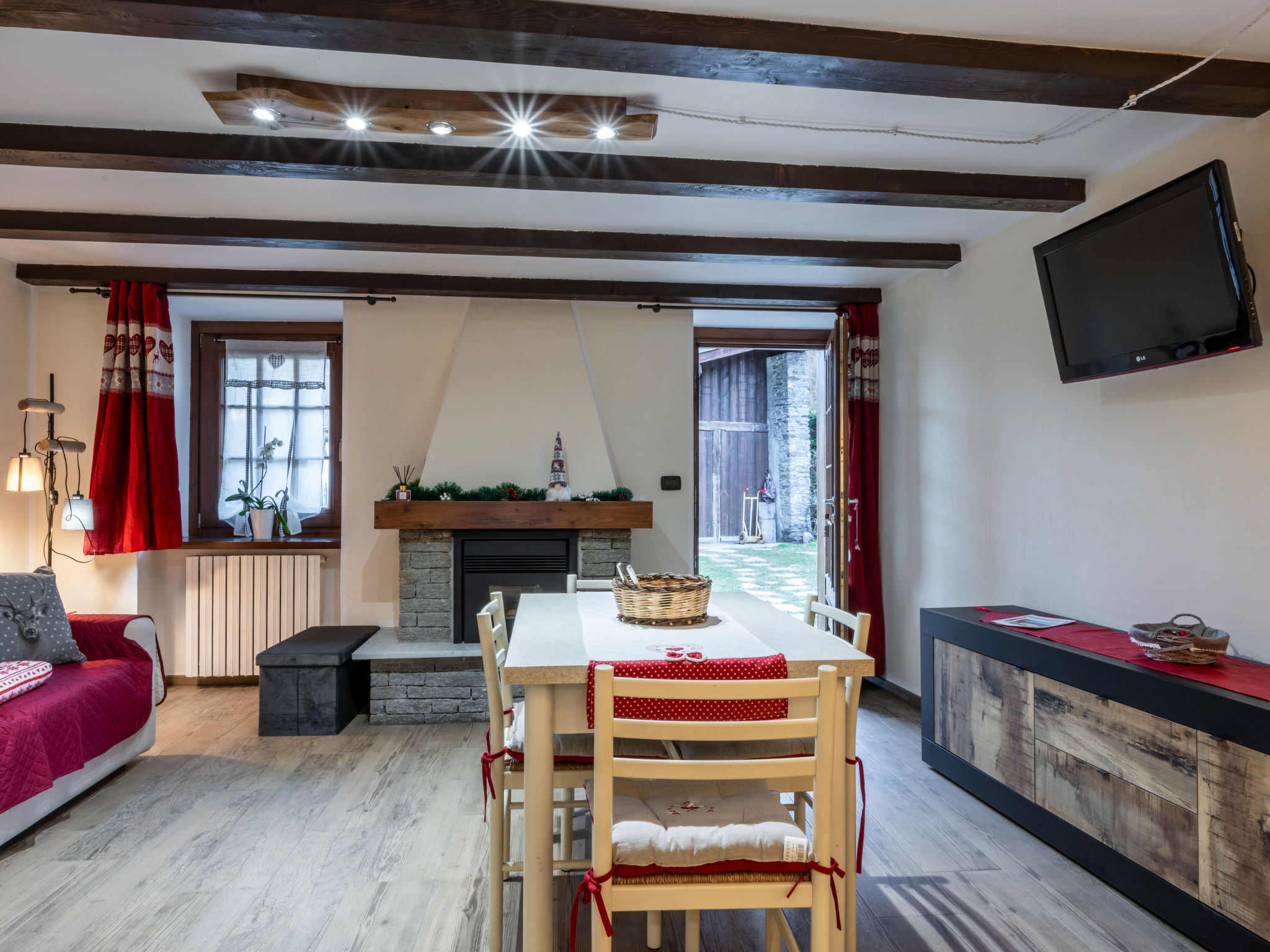 Kitchen / Dining Room