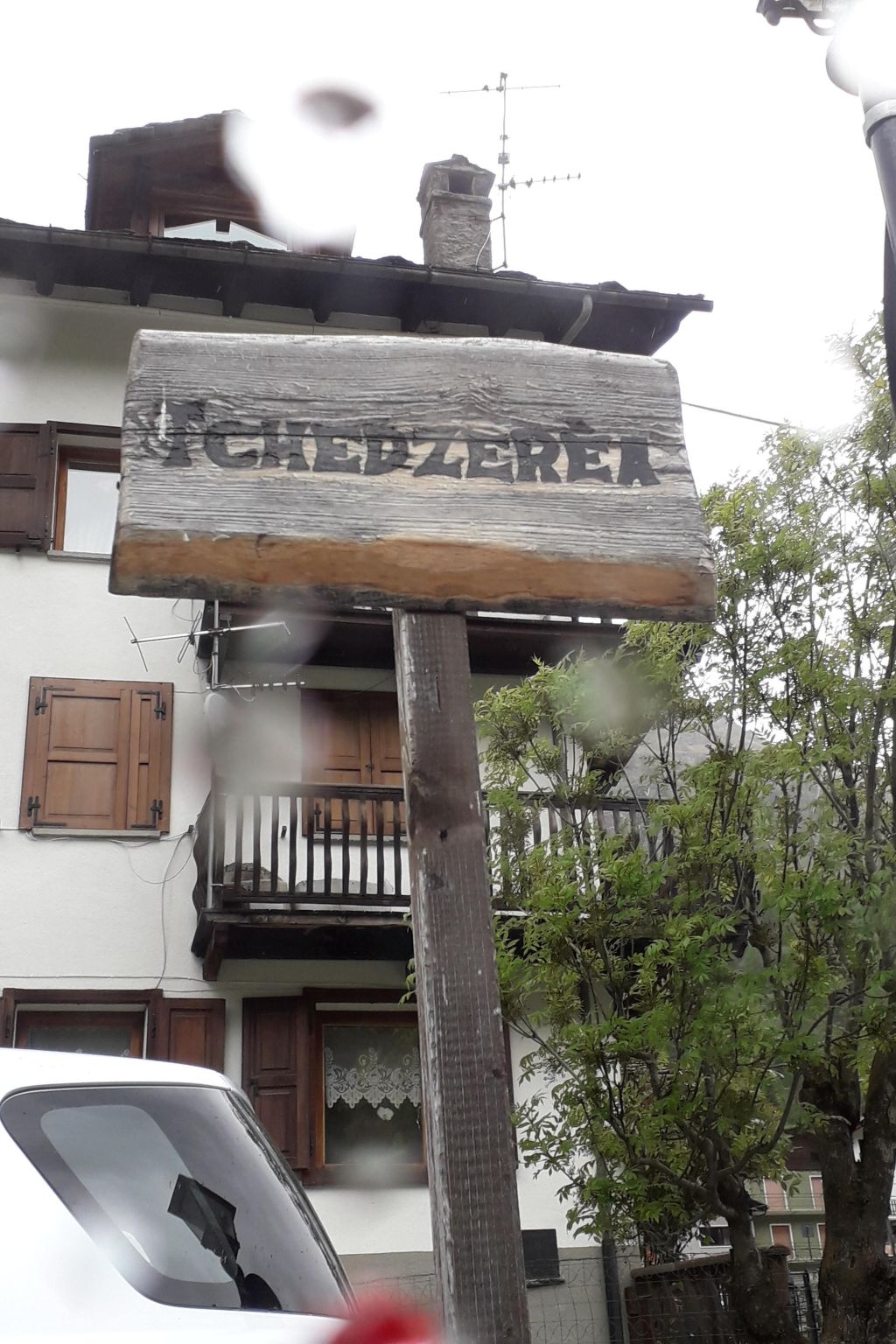 Mit Bergblick-Binnen