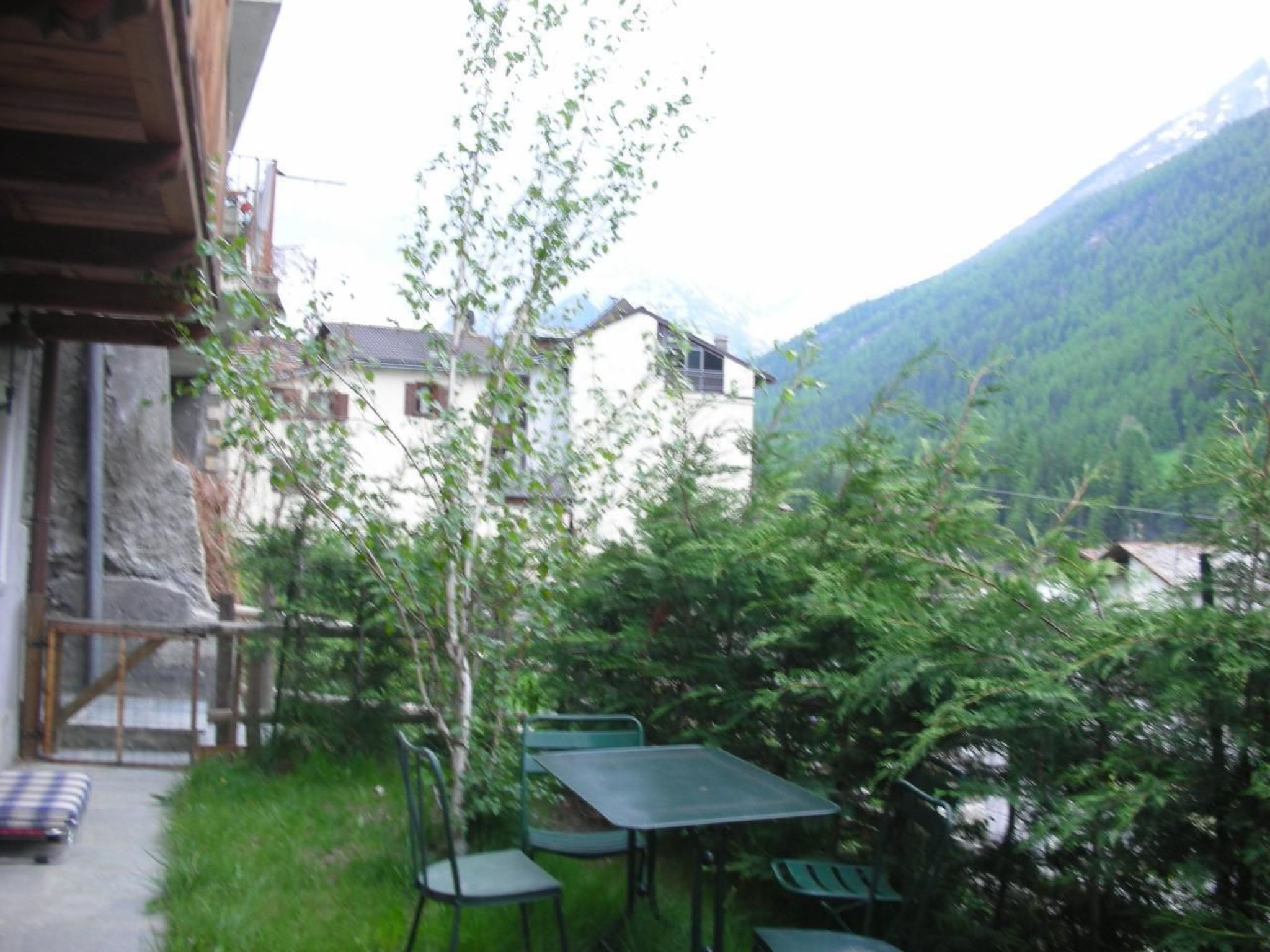 Mit Bergblick-Binnen