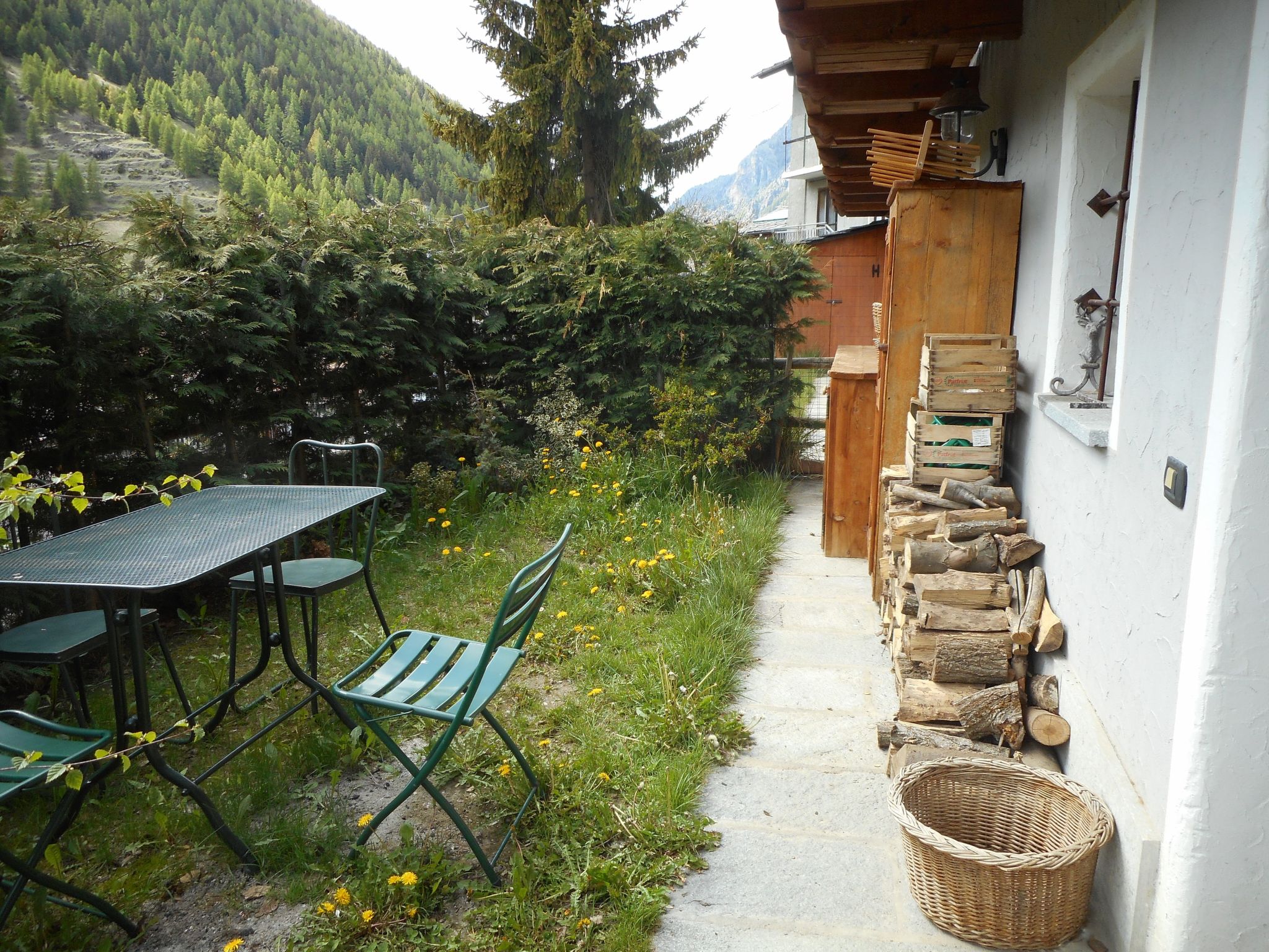 Mit Bergblick-Binnen