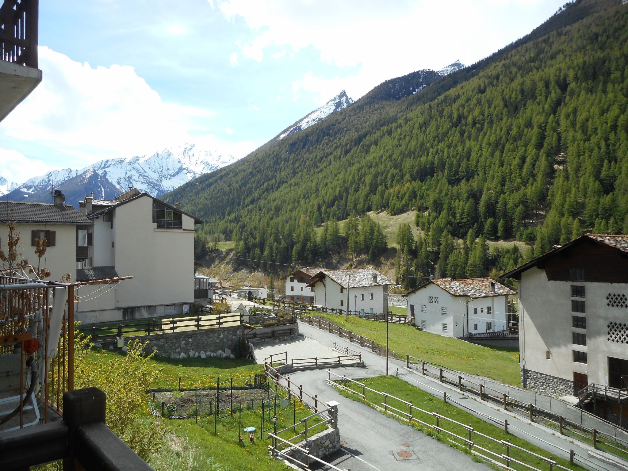 Mit Bergblick-Binnen