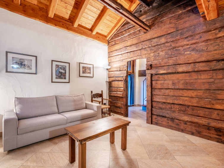 Search and Stay destination Fénis, Valle d'Aosta - Italy from AU$ 122. Les Cors