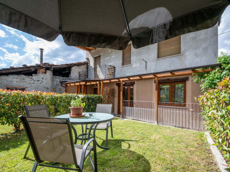Search and Stay destination Fénis, Valle d'Aosta - Italy from AU$ 129. La Maison d'Amelie