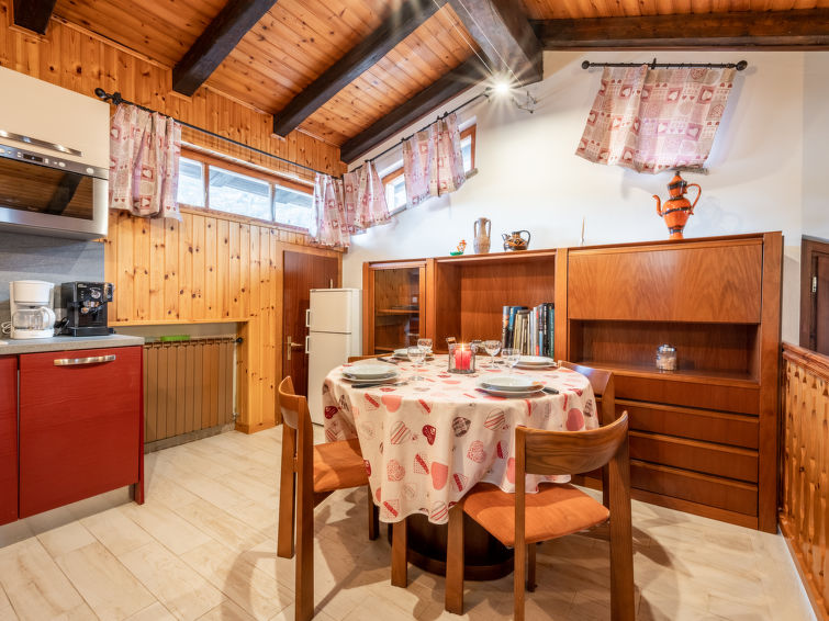 Search and Stay destination Fénis, Valle d'Aosta - Italy from AU$ 124. Aux Oiseaux
