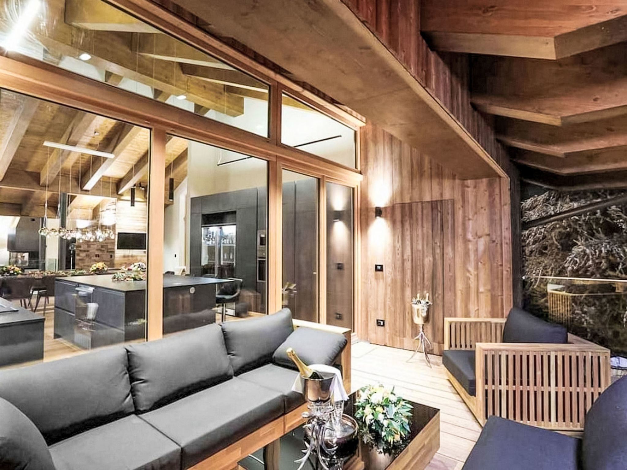5BR Lovely Mountain Home with View - Binnen