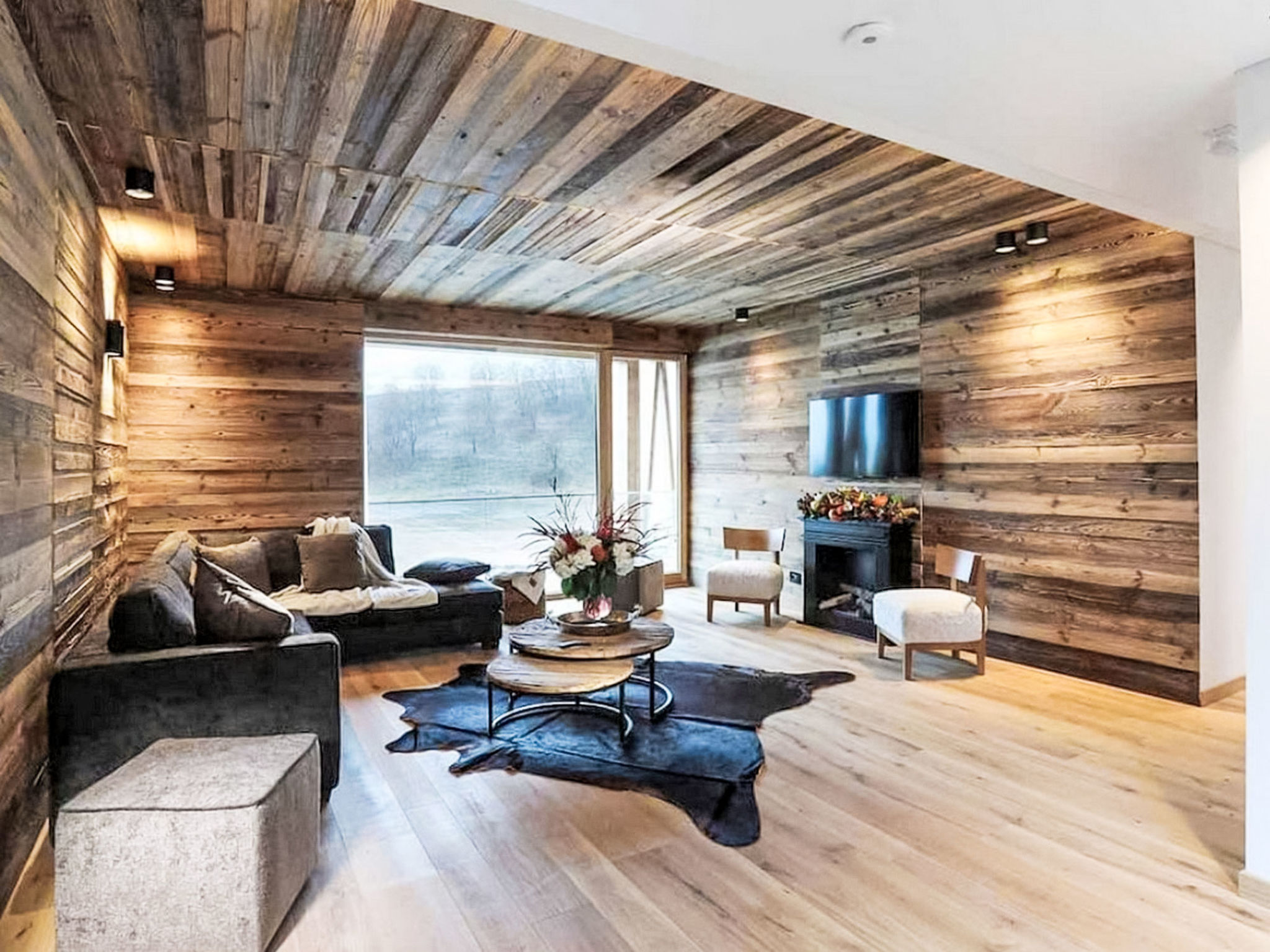 5BR Lovely Mountain Home with View - Binnen