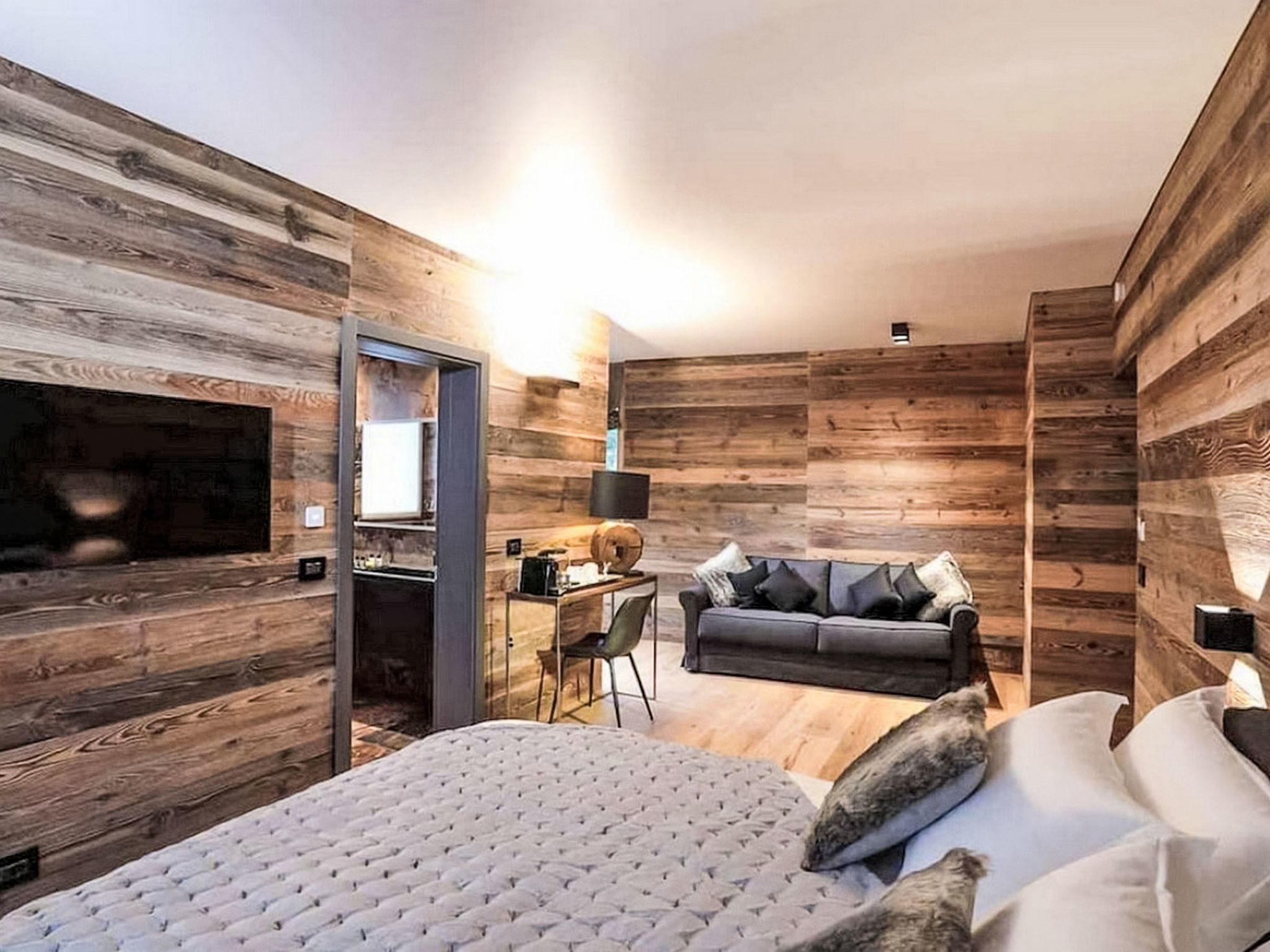 5BR Lovely Mountain Home with View - Binnen