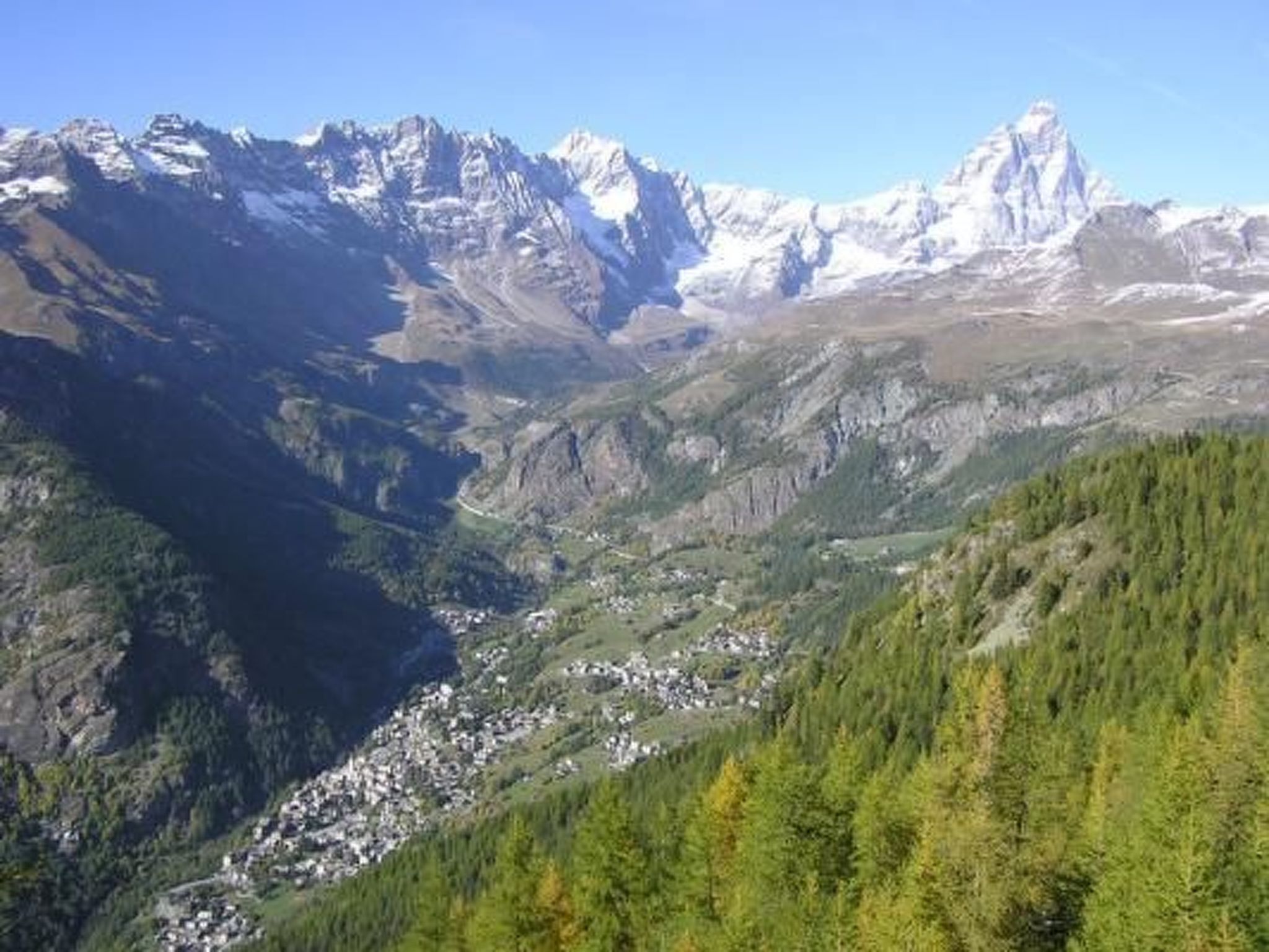 Photo of 'Lo Chalet' der Balkon über dem Matterhorntal