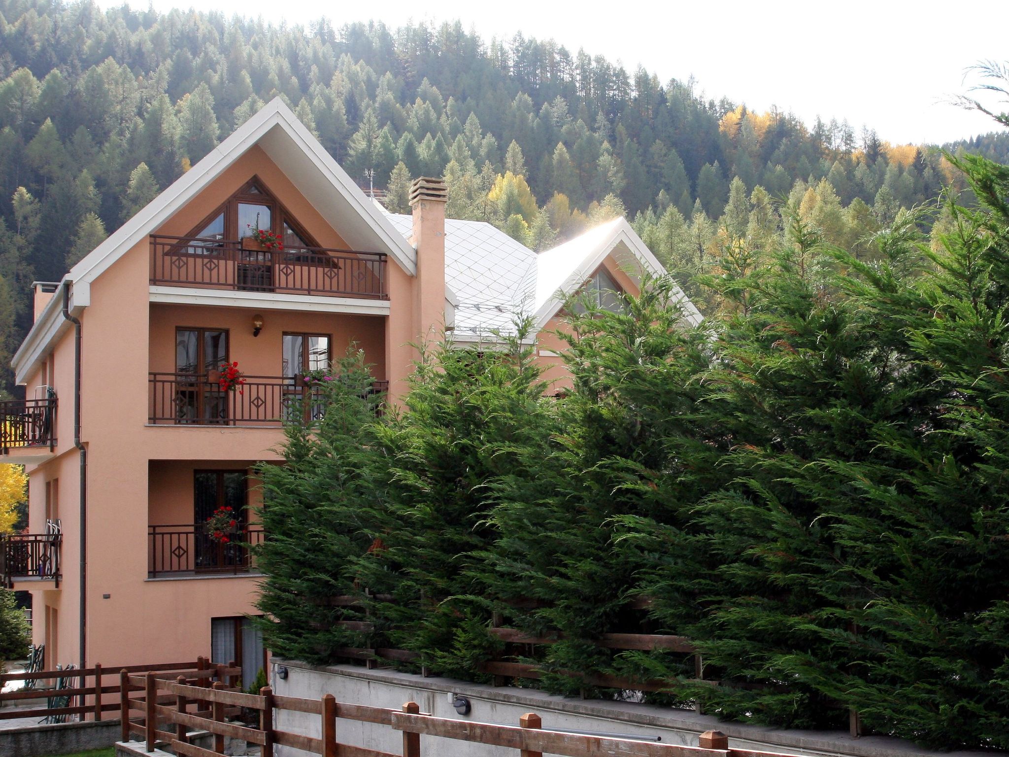 Zwei-Zimmer-Wohnung im Dachgeschoss 4 p. l. Villa Frejus