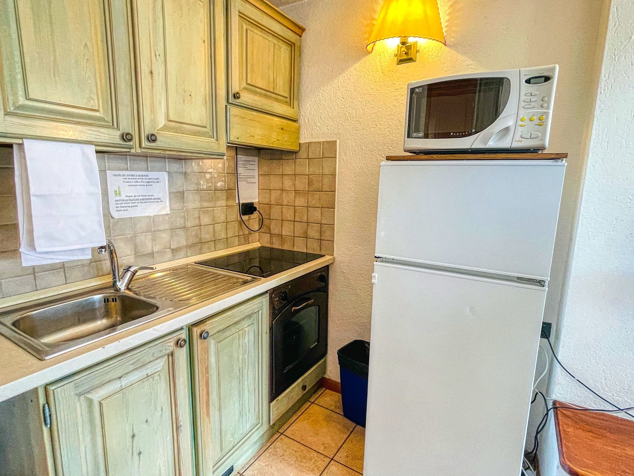 Drei-Zimmer-Dachgeschosswohnung 6 p.l. Villa Frejus-Image-tags.info