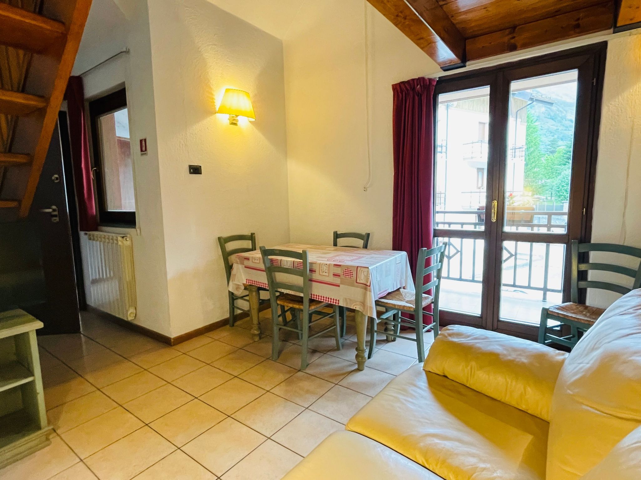 Zwei-Zimmer-Wohnung im Dachgeschoss 5 p. l. Villa Frejus