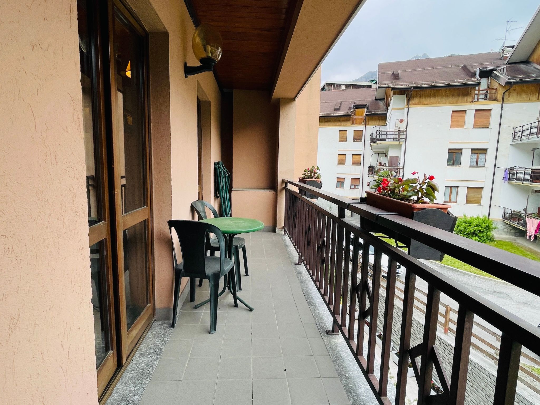 Zwei-Zimmer-Wohnung im Dachgeschoss 5 p. l. Villa Frejus-Image-tags.info