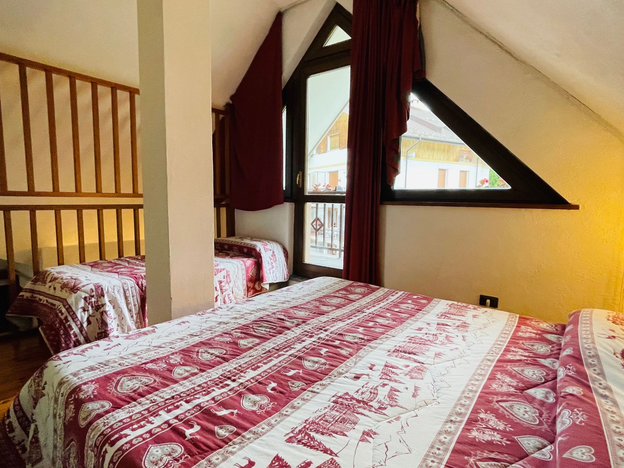 Zwei-Zimmer-Wohnung im Dachgeschoss 5 p. l. Villa Frejus-Image-tags.info