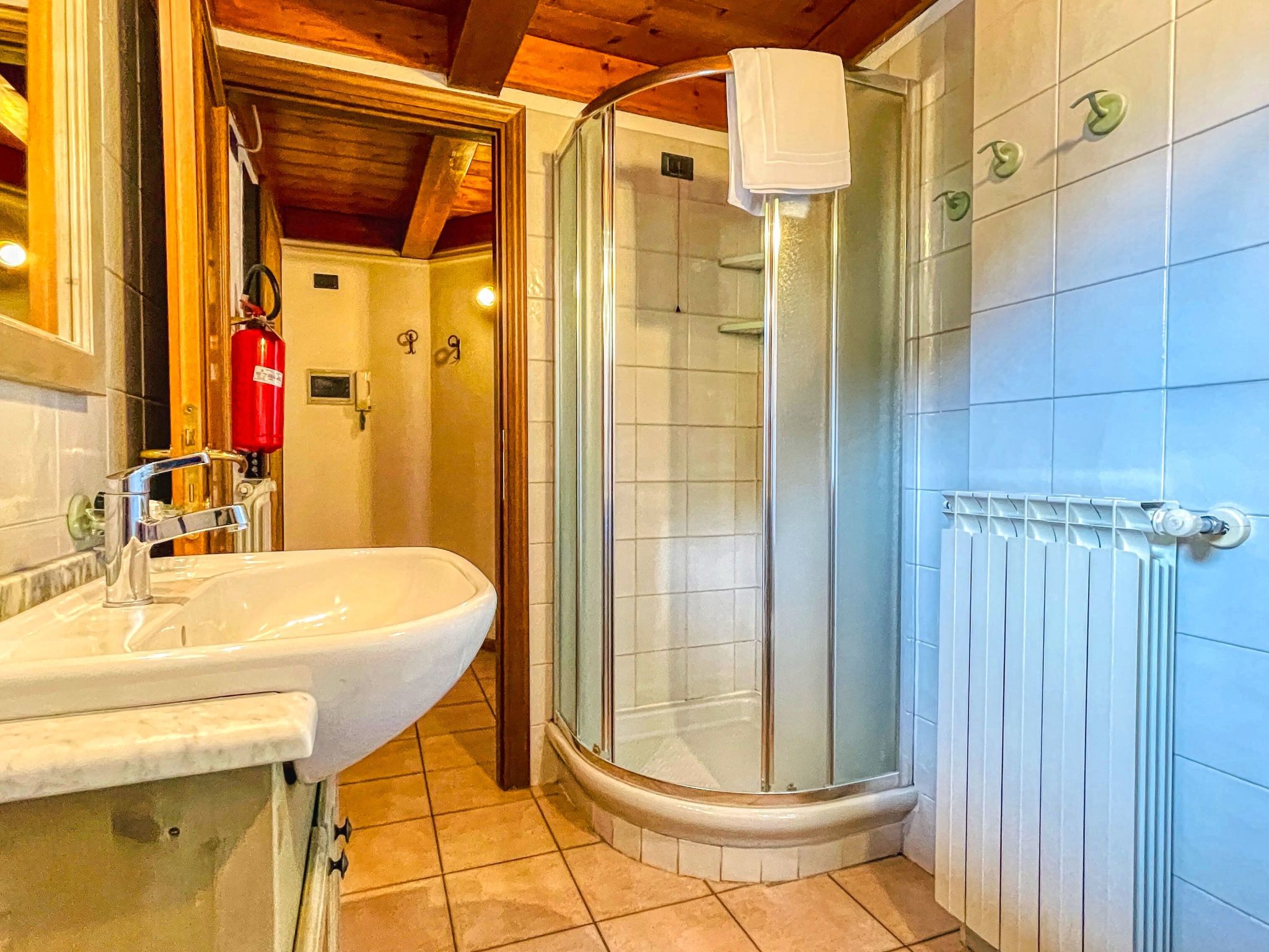 Zwei-Zimmer-Wohnung im Dachgeschoss 5 p. l. Villa Frejus-Image-tags.info