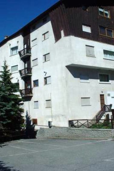 Aan de piste: Sfeervol appartement in centrum Sauze d'Oulx