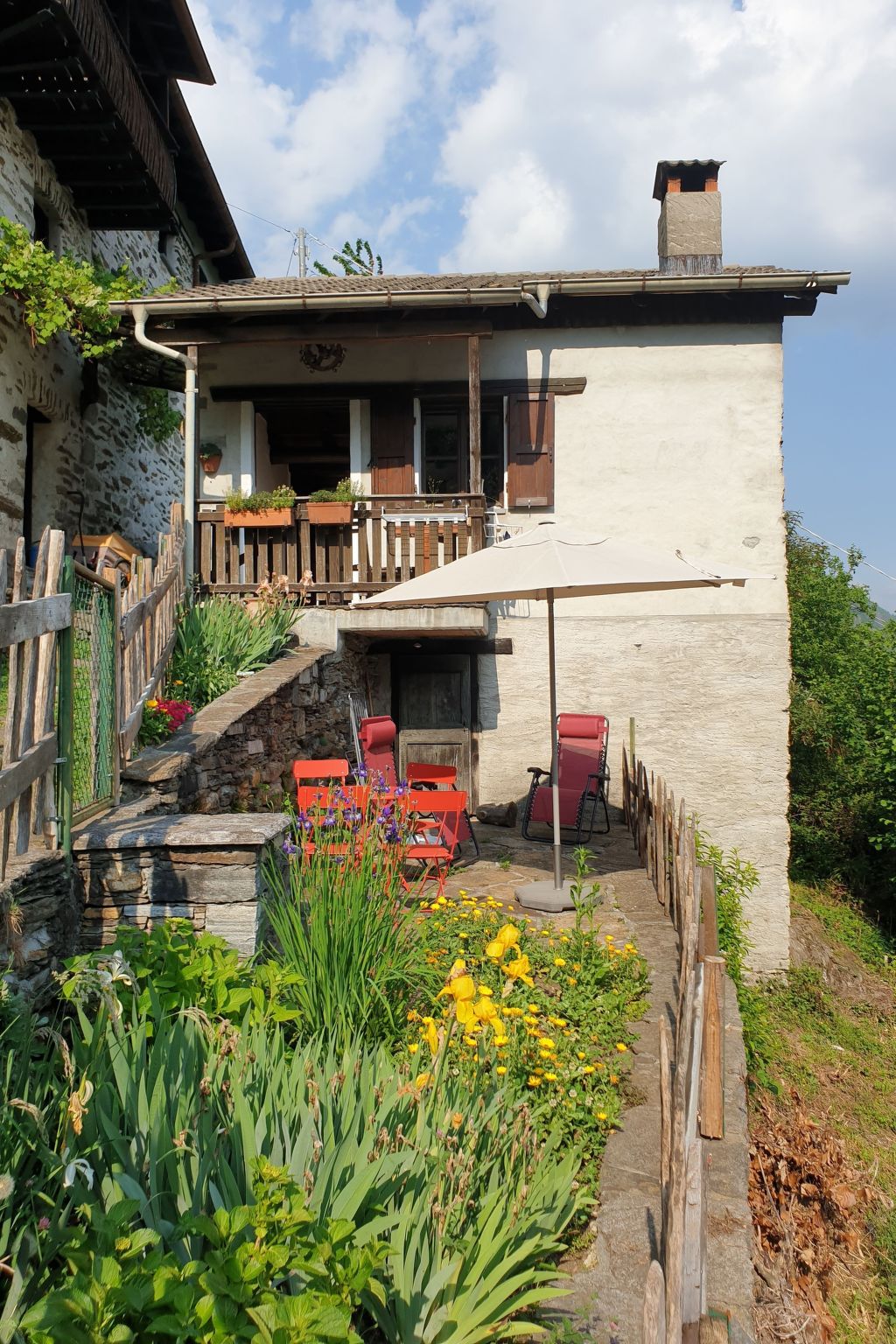 Vakantiehuis met omheinde tuin in Crealla (Italië) 1 hond is welkom