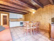 Authentiek appartement in dorpshart Ronco, 6 personen met bergzicht - thumbnail 4