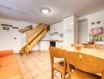 Wohnung im Dorfzentrum Ronco 1