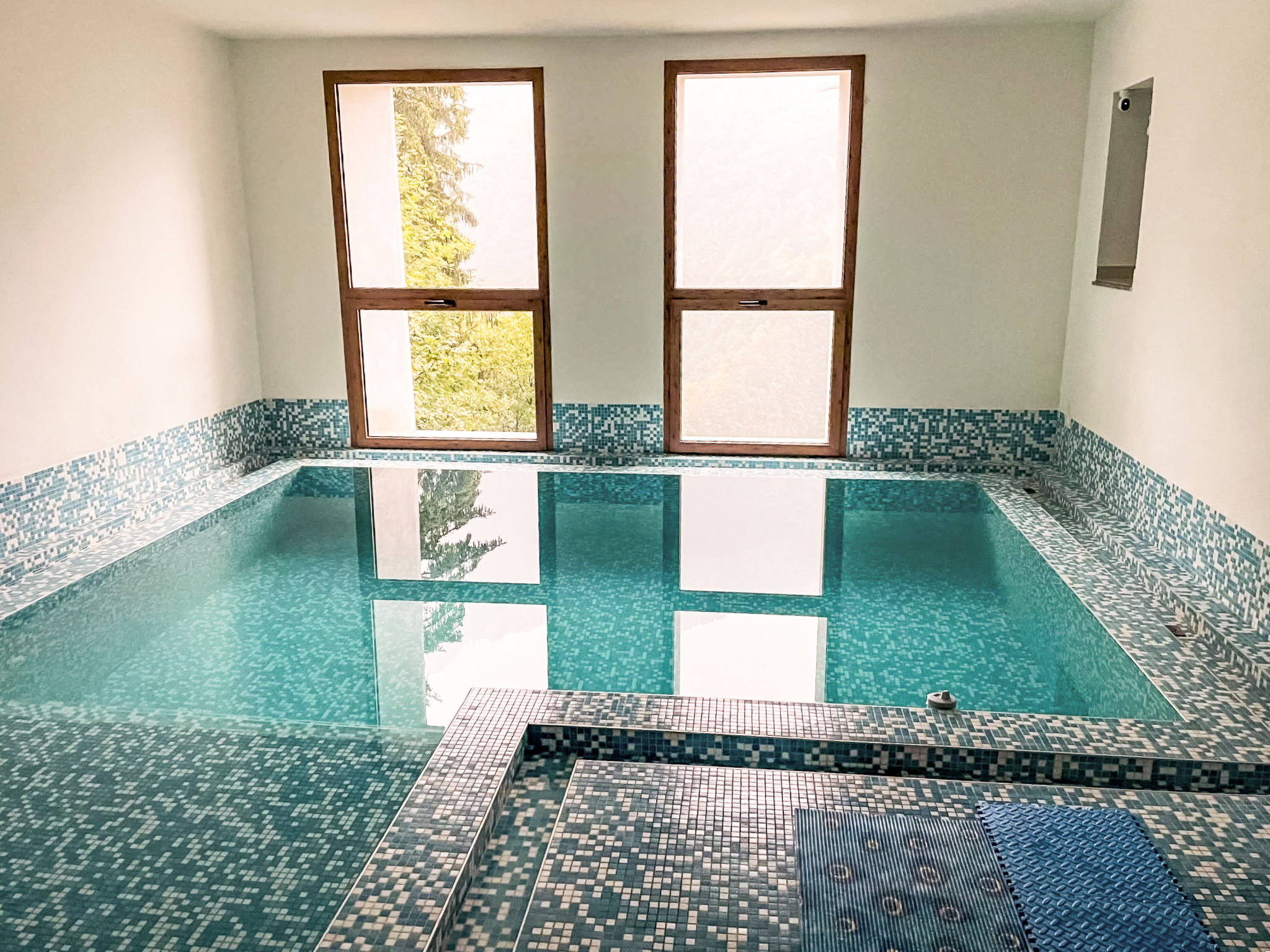 Pool Indoor