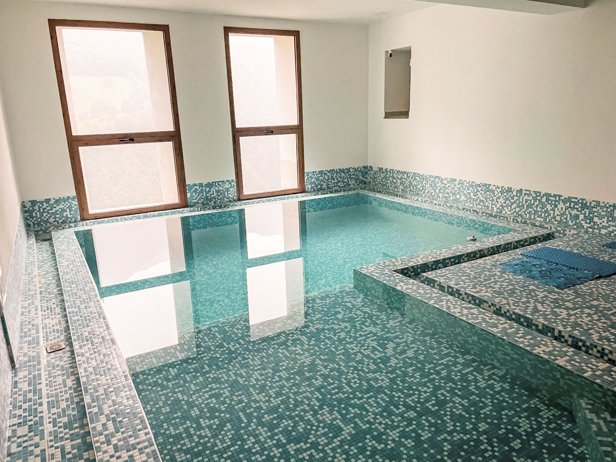 Pool Indoor