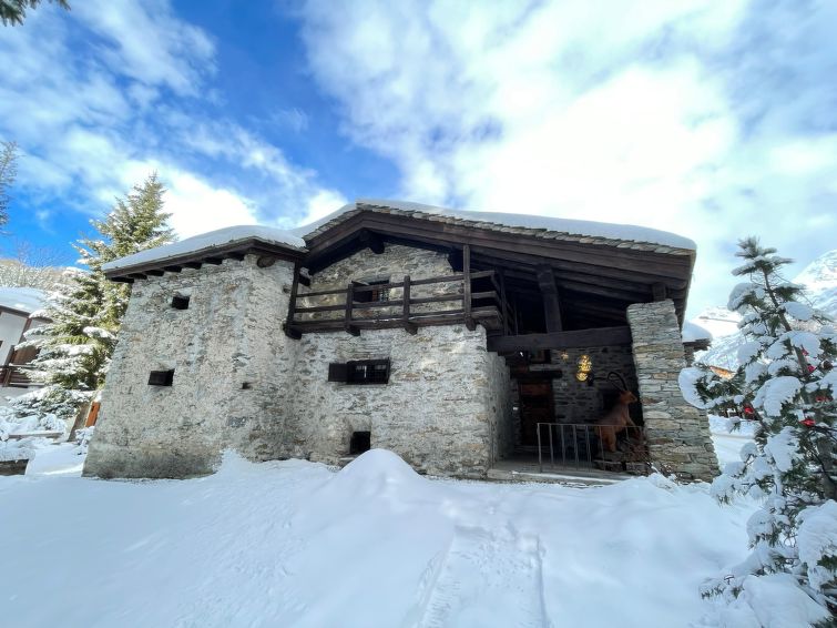 Search and Stay destination Madesimo, Lombardia - Italy from AU$ 445. Baita Barin