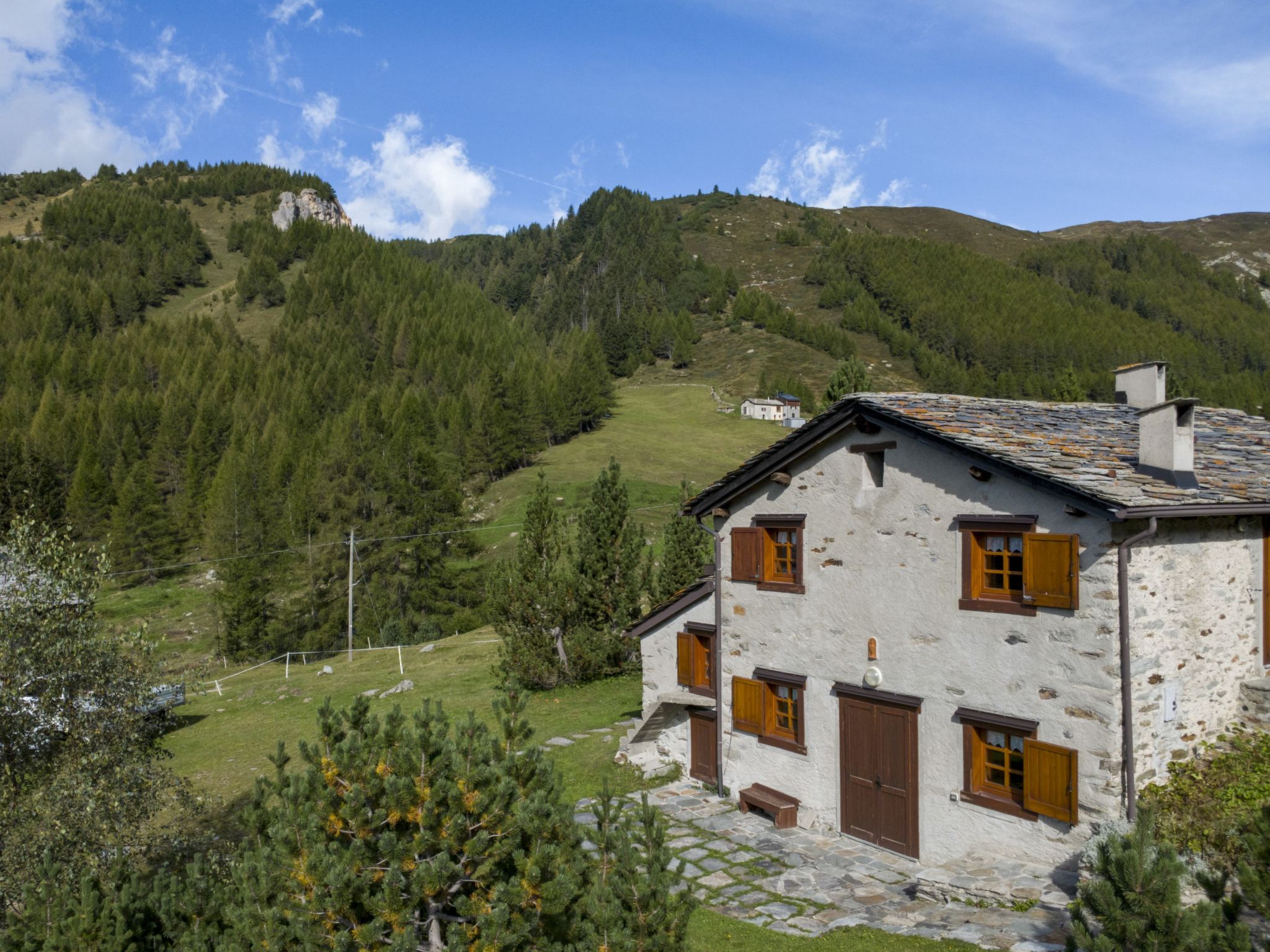 Baita Emet-Dehors