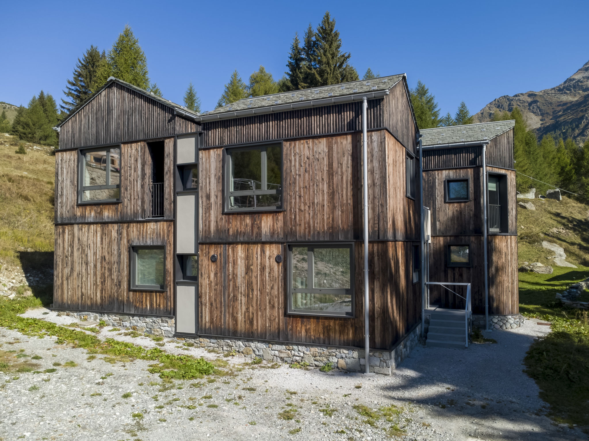 Crestun Design Duplex