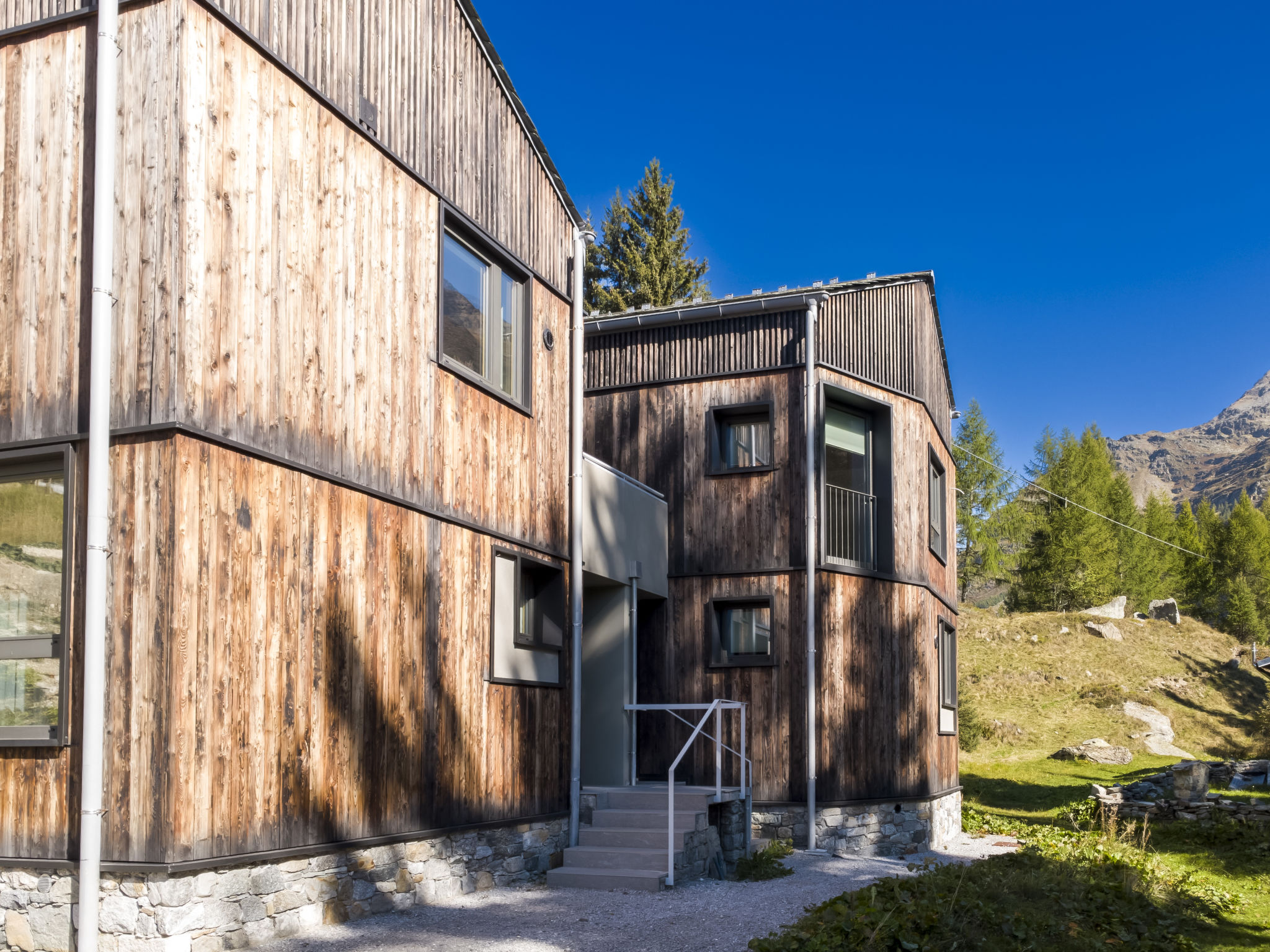 Crestun Design Duplex — House (5 of 42)