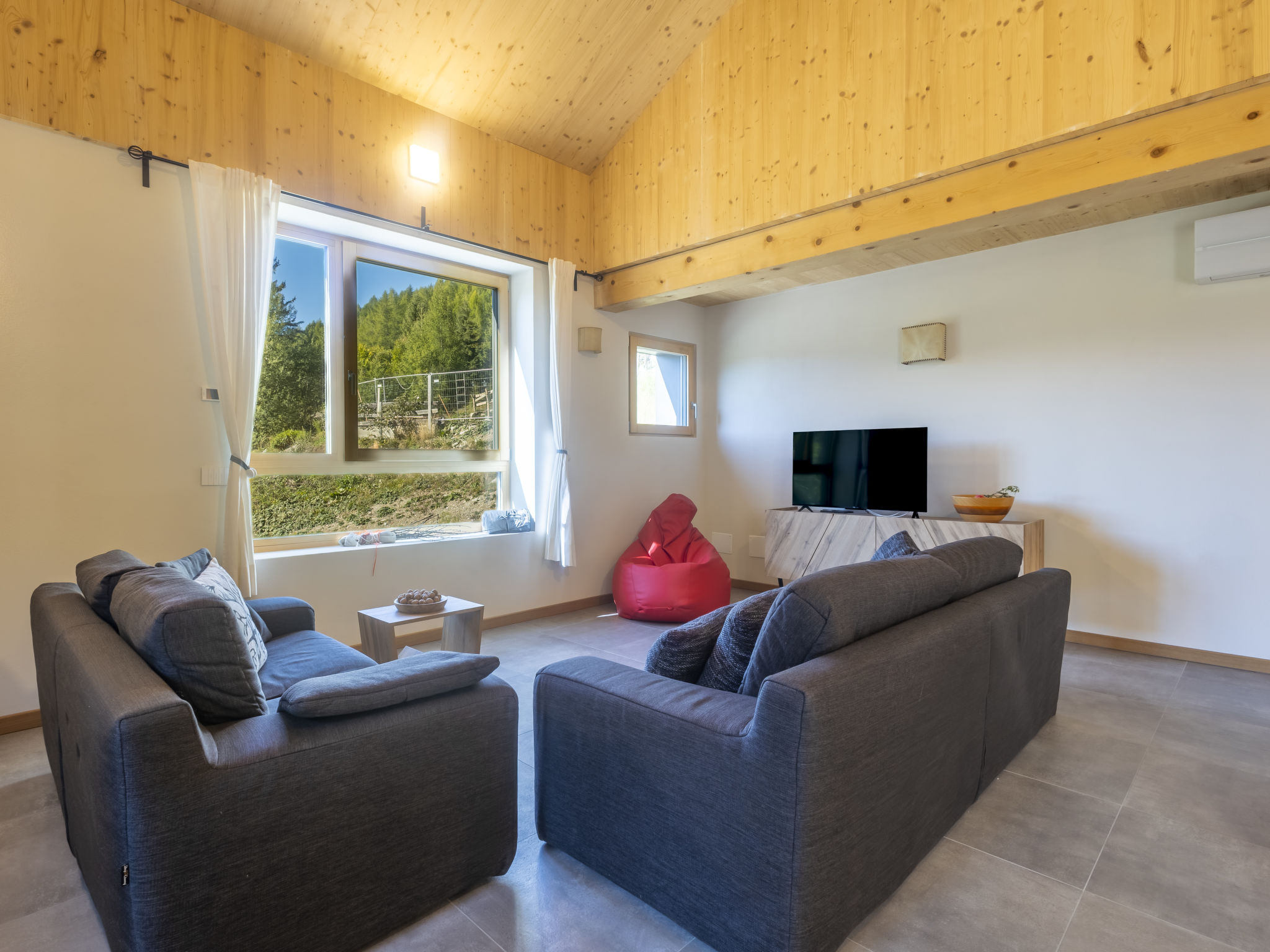 Photo of Crestun Design Duplex