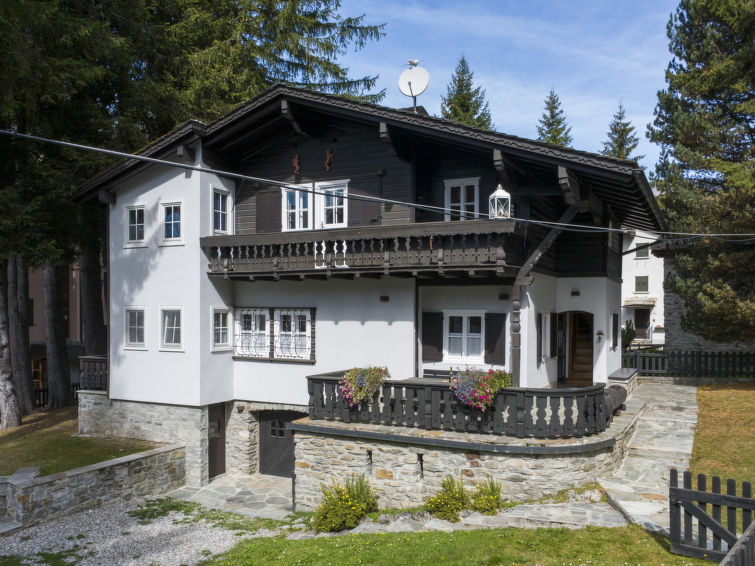 Aan de piste: Luxe Chalet Franca in Madesimo voor 9 personen