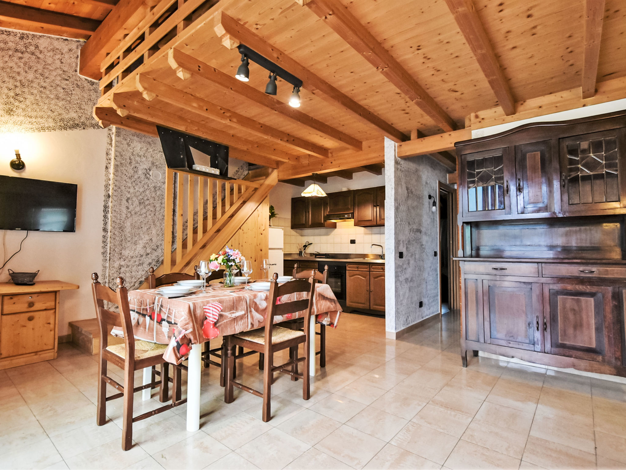 Kitchen / Dining Room