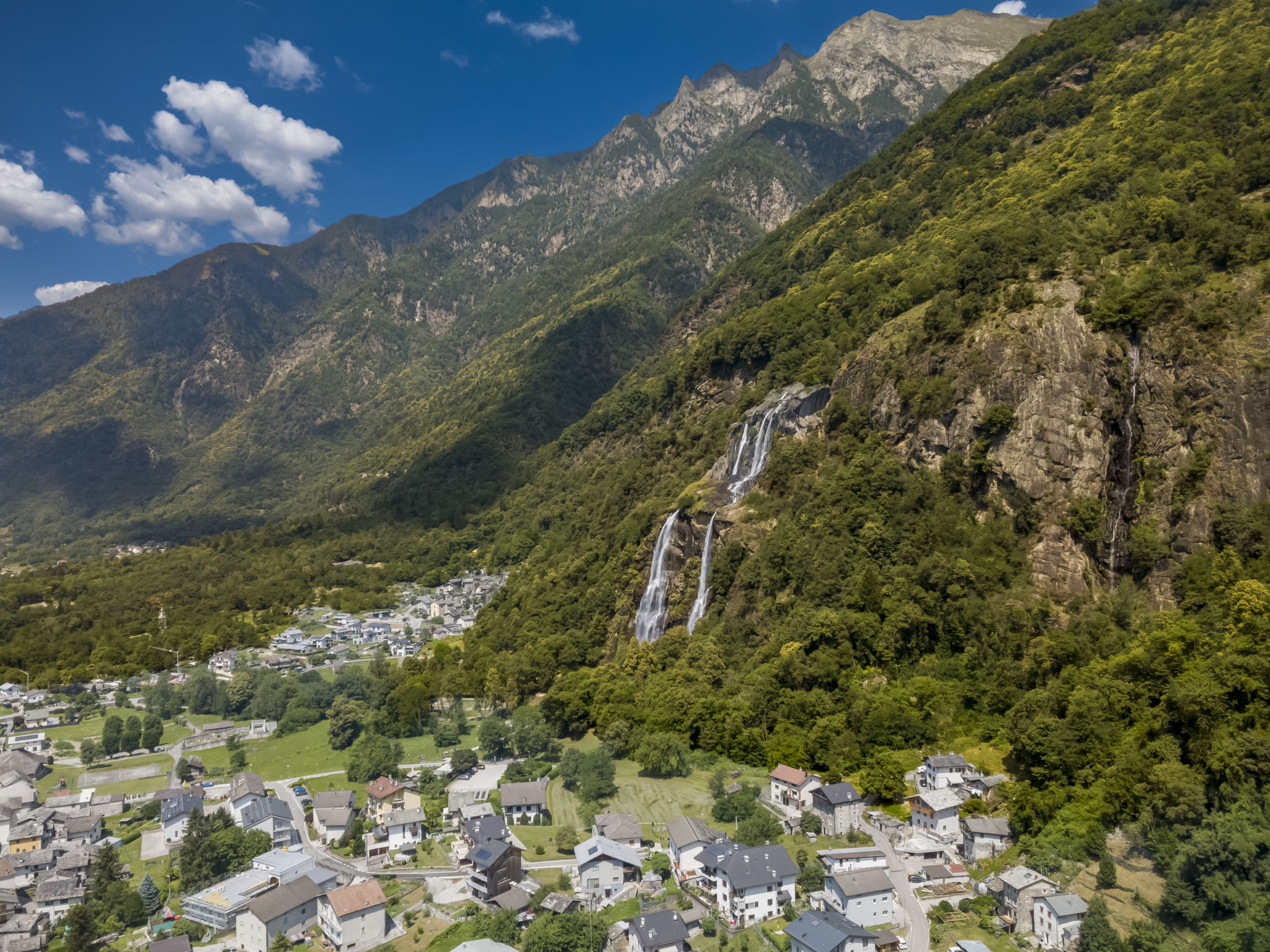 Borgonuovo Waterfall's House - Buiten