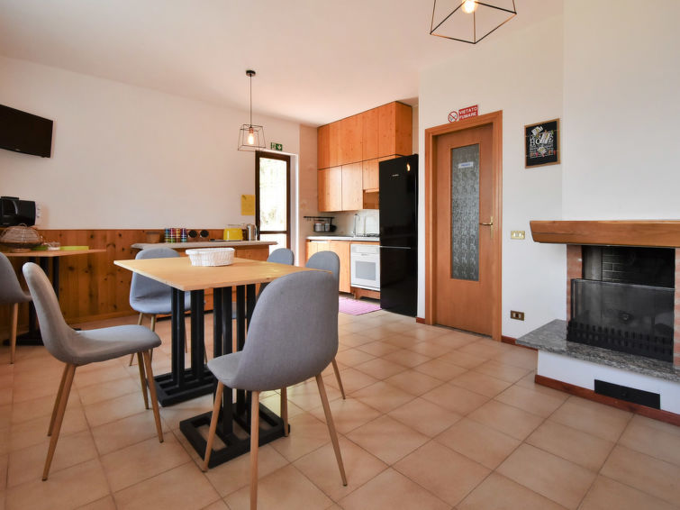 Search and Stay destination Caspano, Lombardia - Italy from AU$ 122. Al Sole