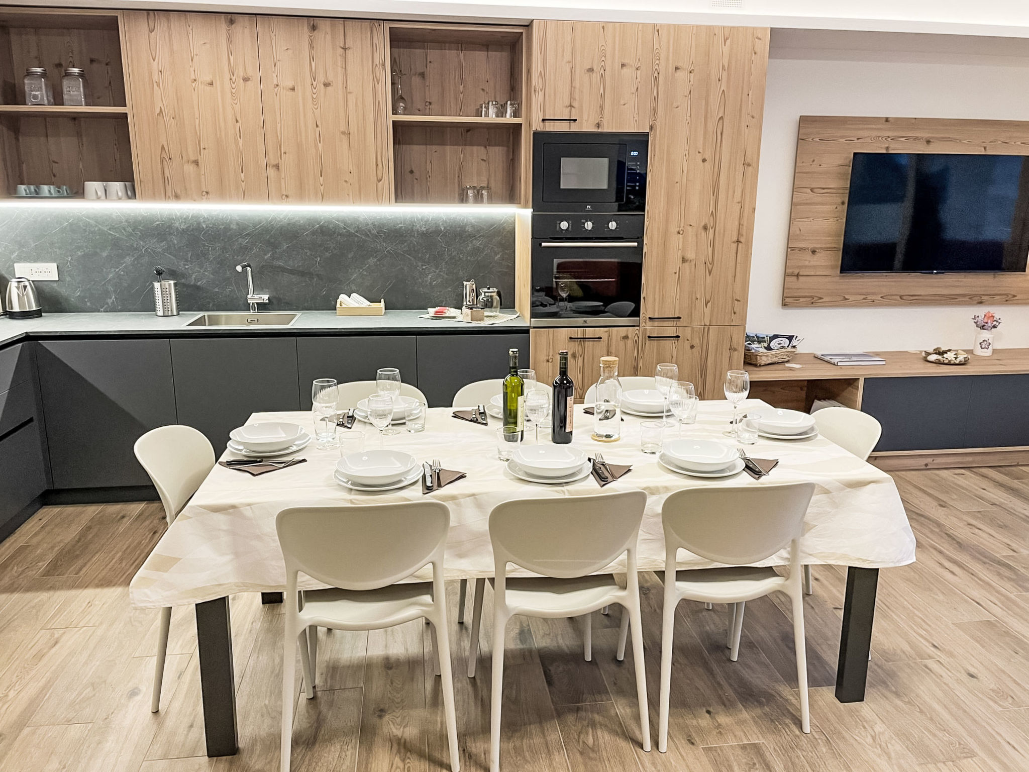 Kitchen / Dining Room