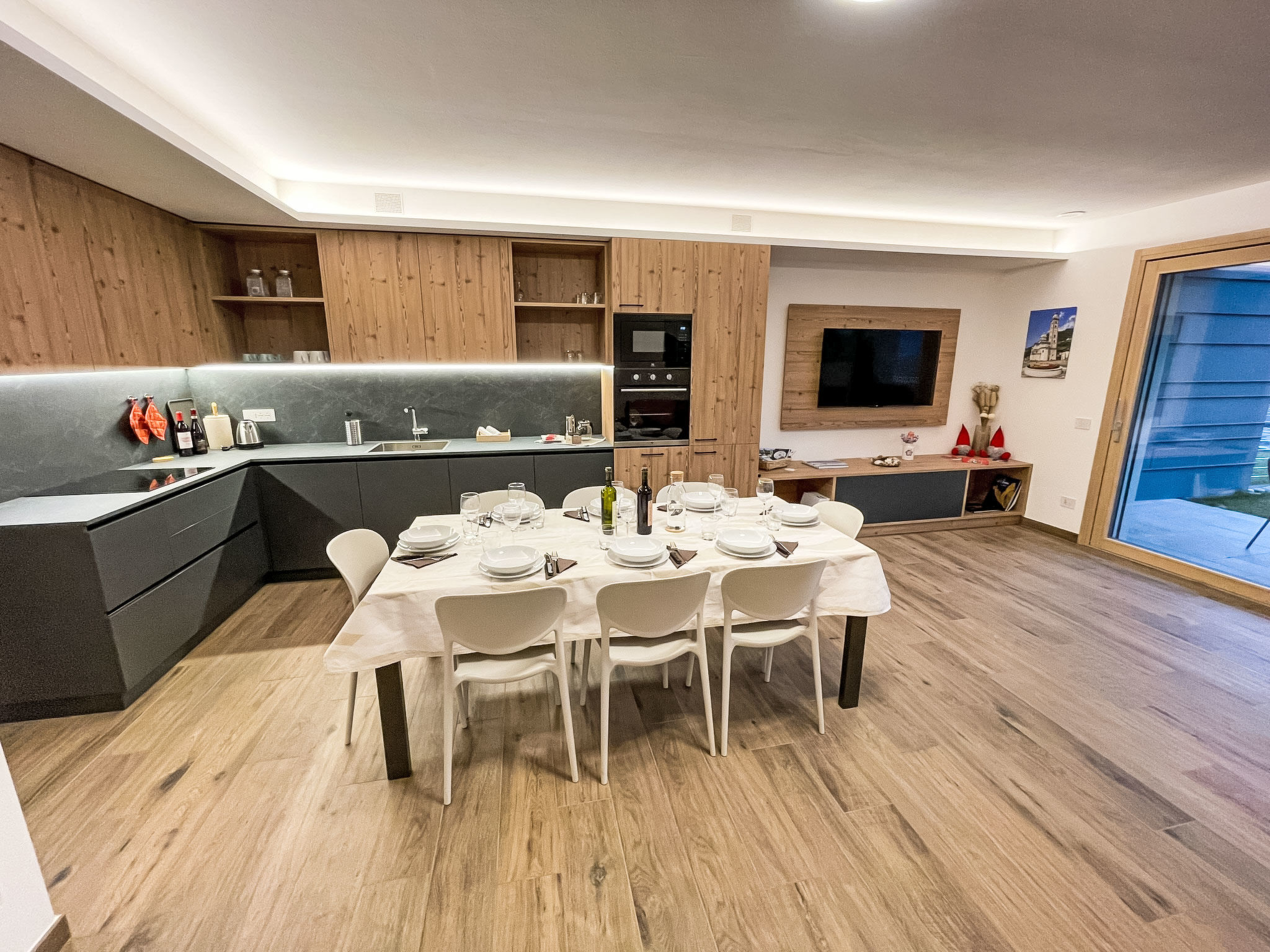 Kitchen / Dining Room