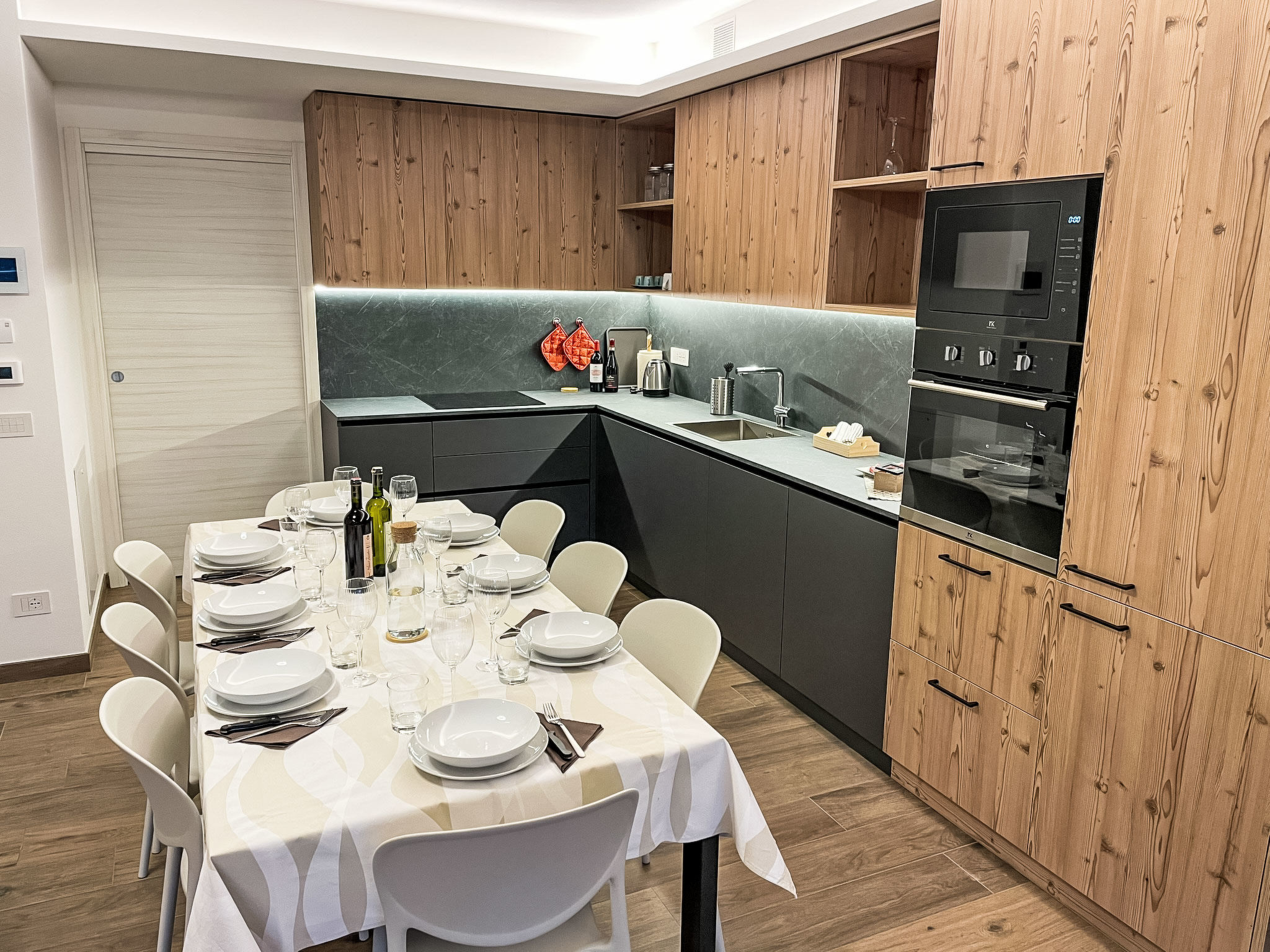 Kitchen / Dining Room