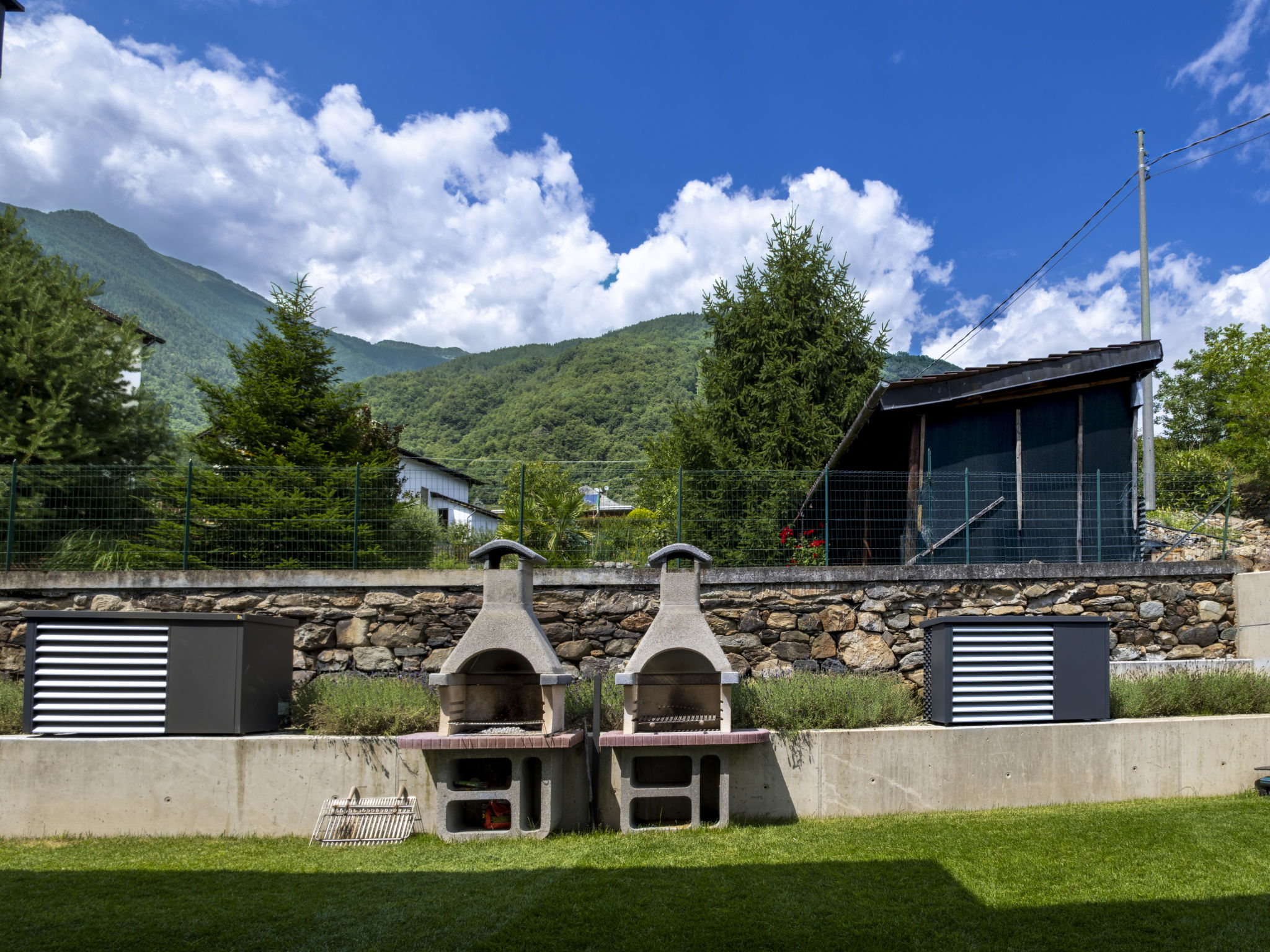Guarnelle House 2-Outside