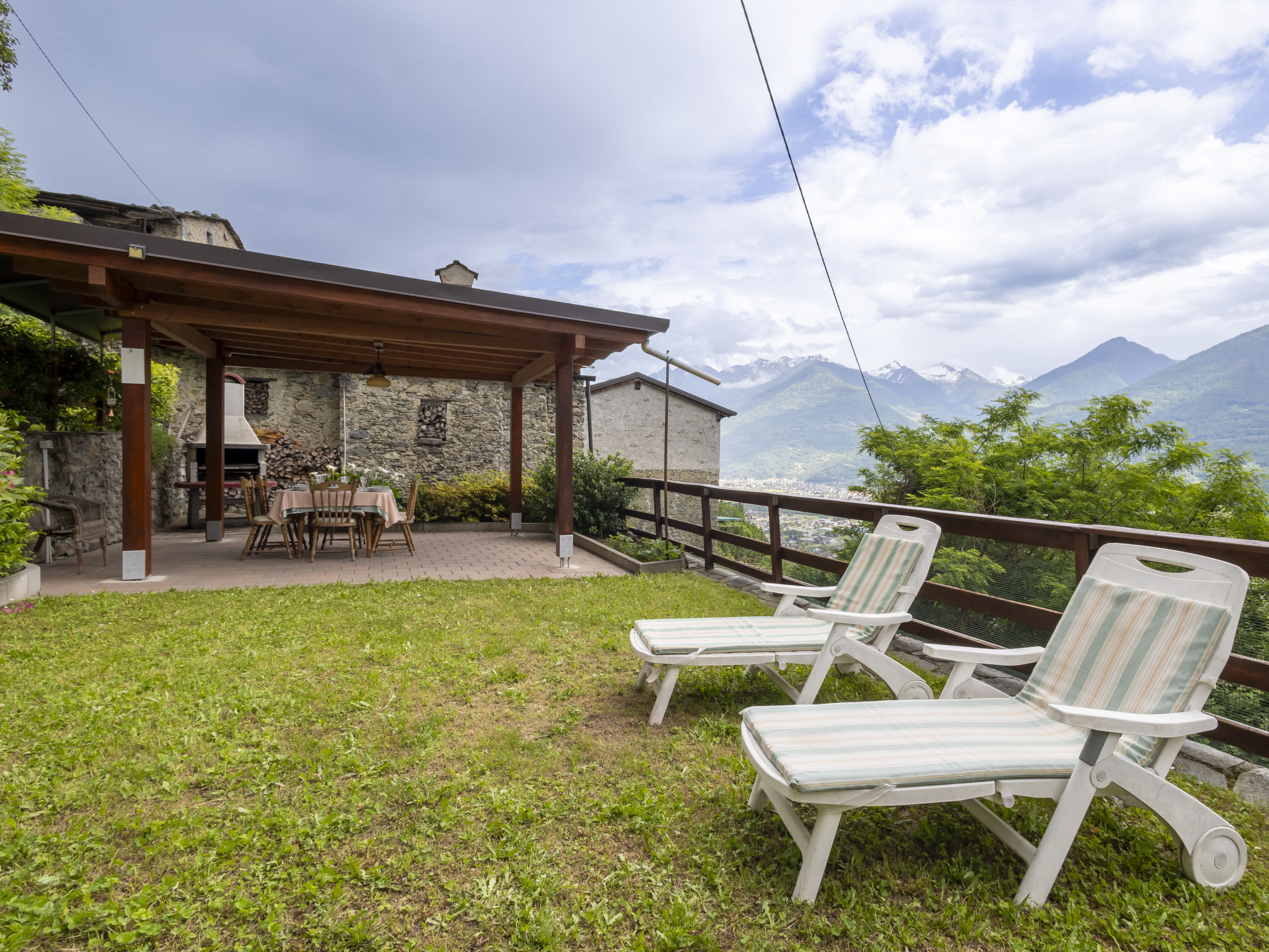 Moncucco Mountain Home-Dehors