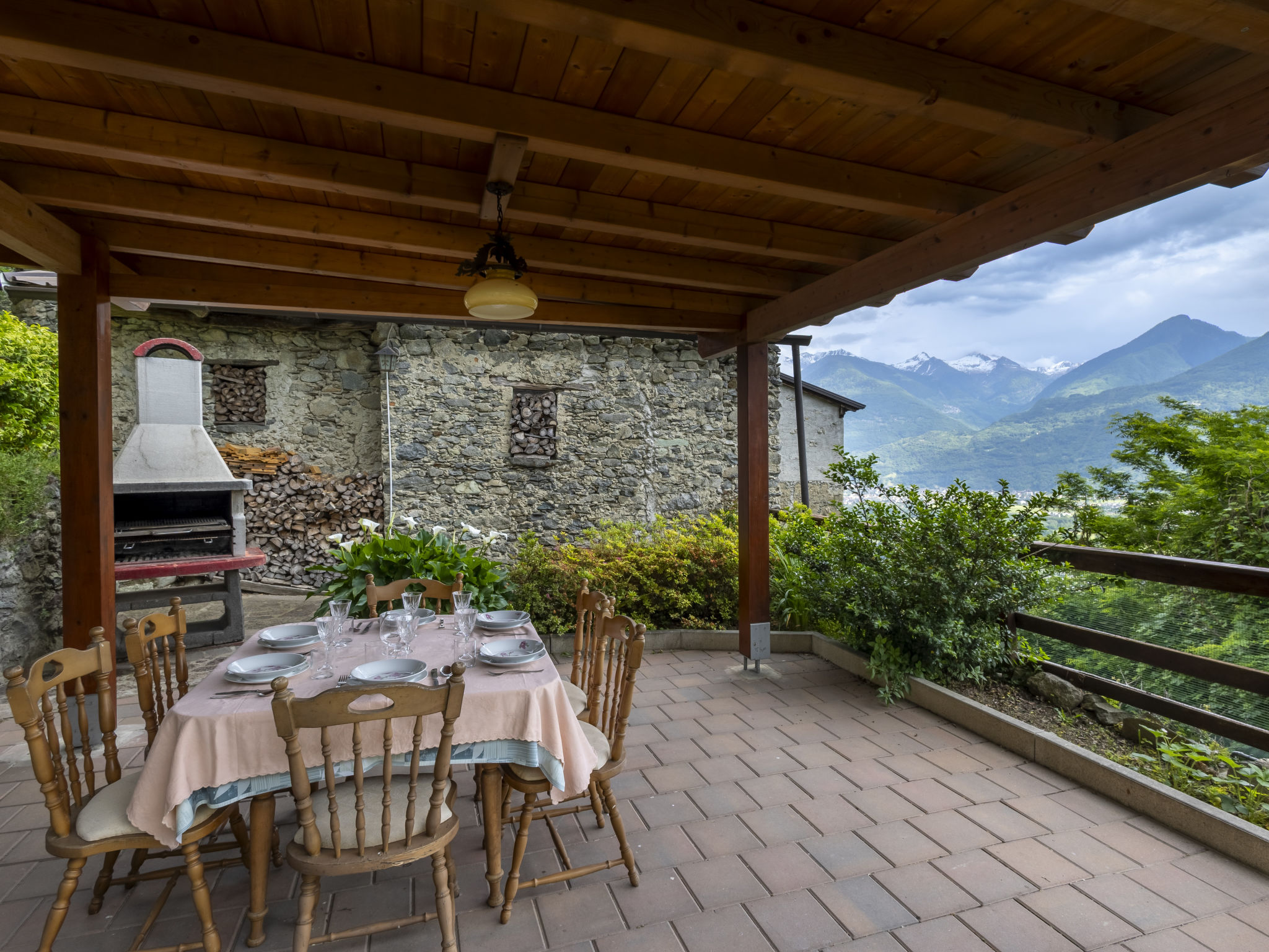 Moncucco Mountain Home-Dehors