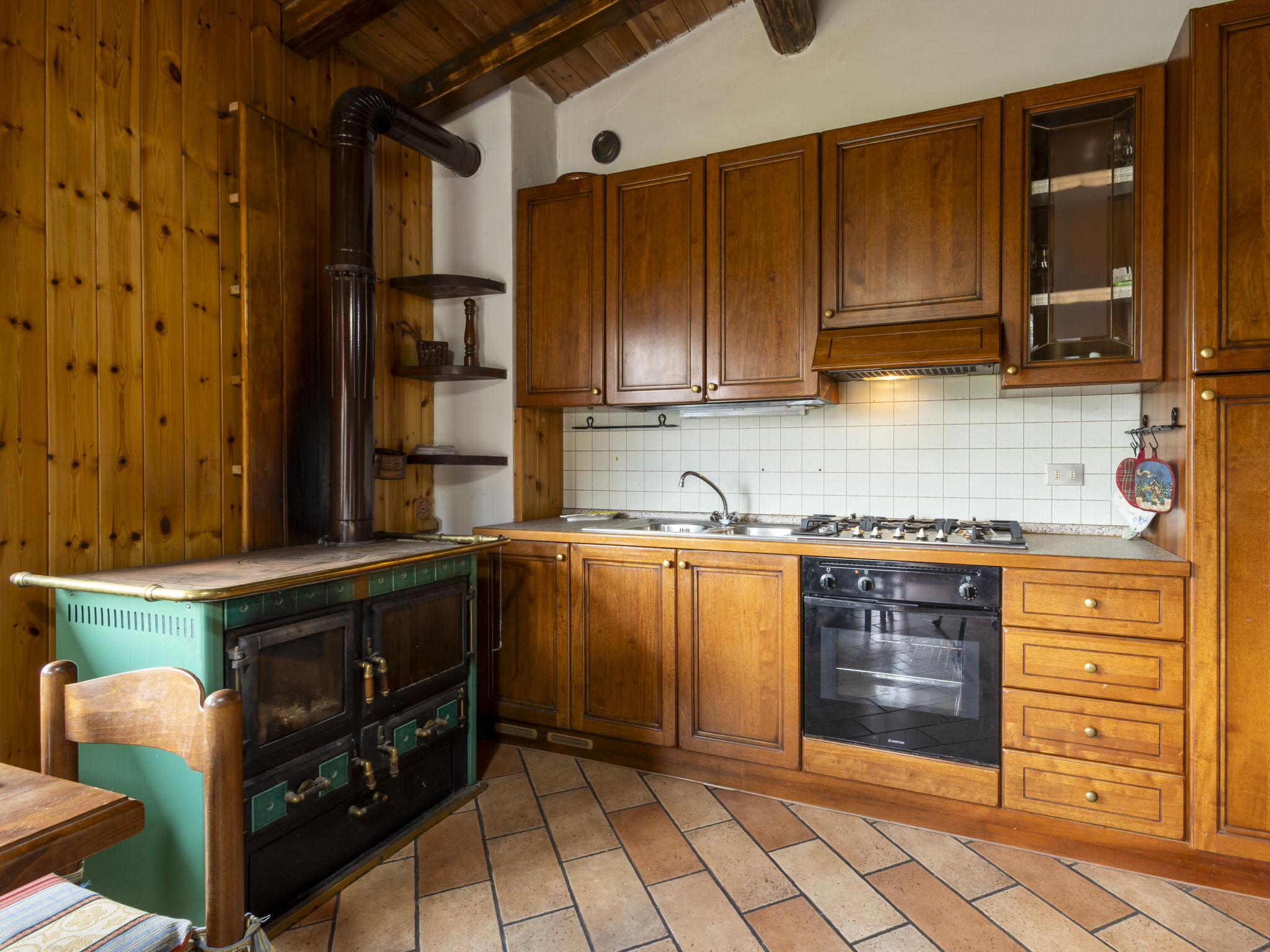 Moncucco Mountain Home-Dedans